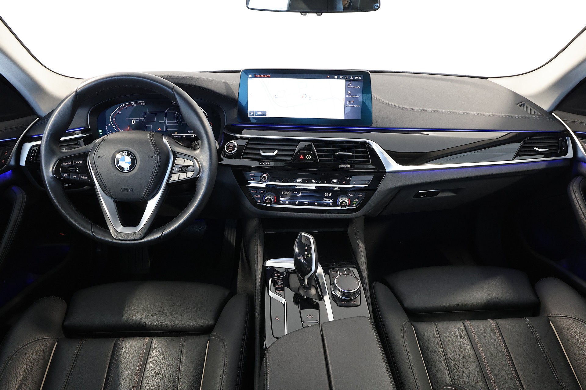 BMW 530i xDrive 48V Luxury Line Steptronic-image-9