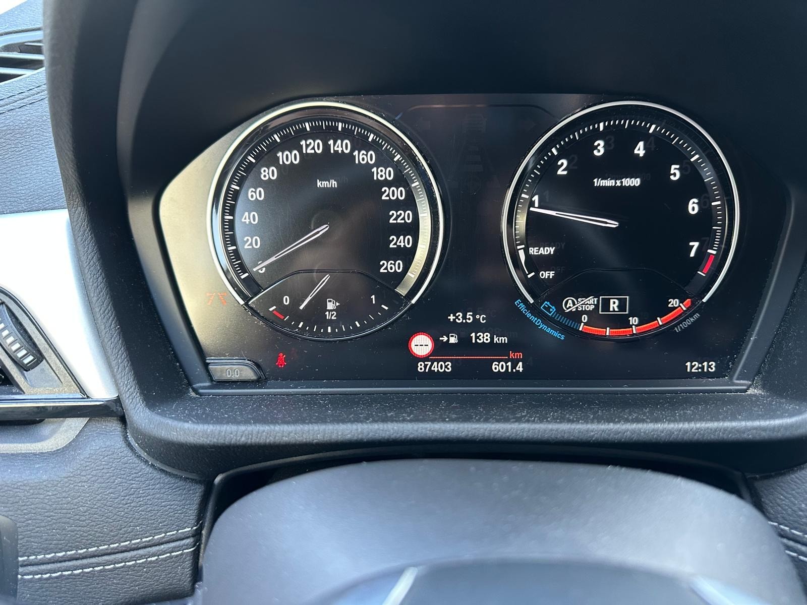 BMW X2 xDrive 20i Advantage-image-16