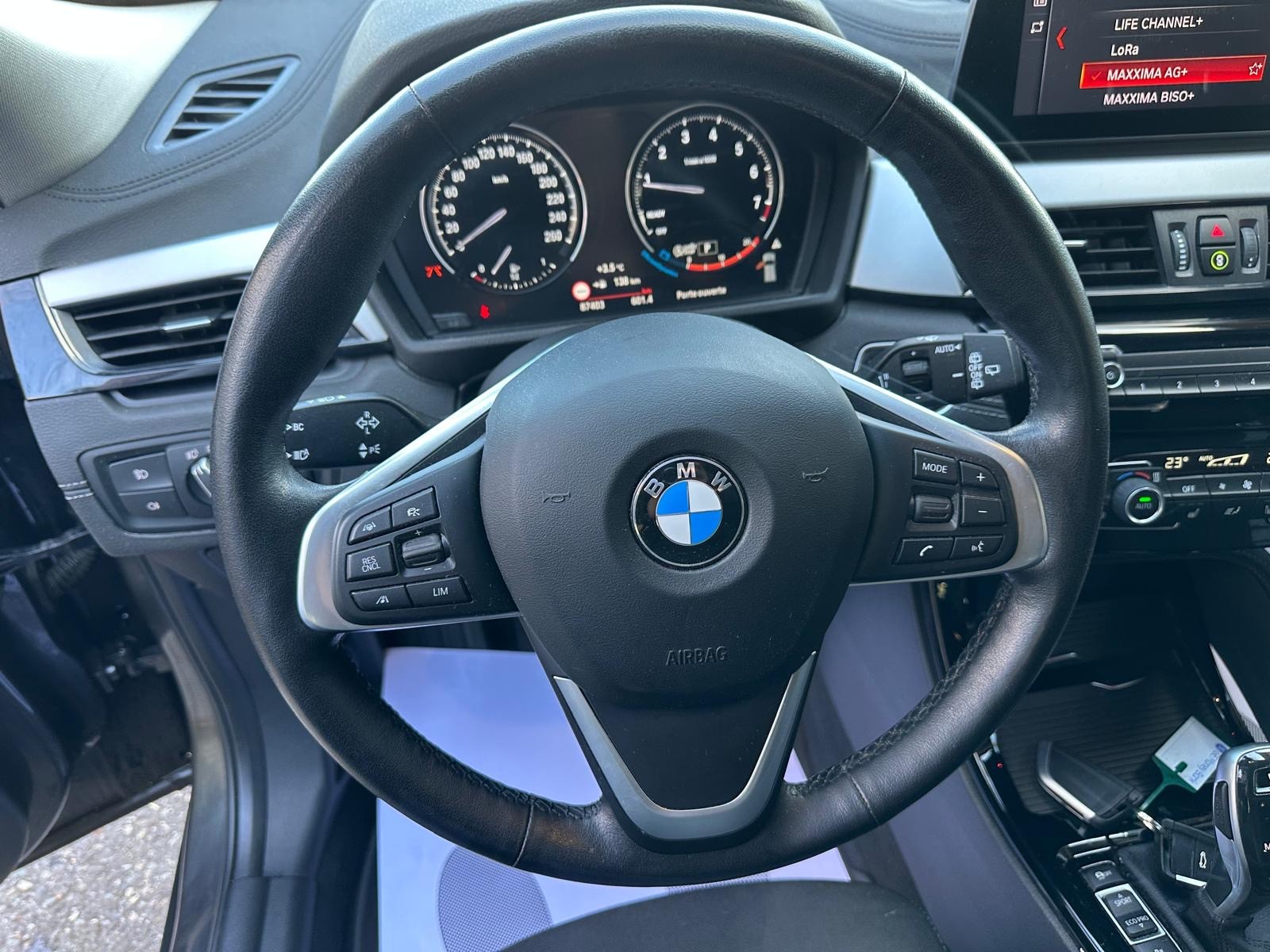 BMW X2 xDrive 20i Advantage-image-12