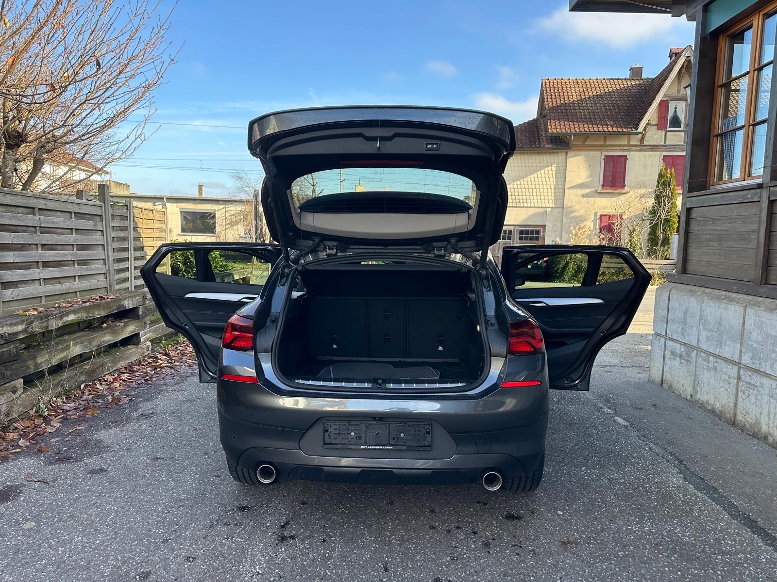 BMW X2 xDrive 20i Advantage-image-6