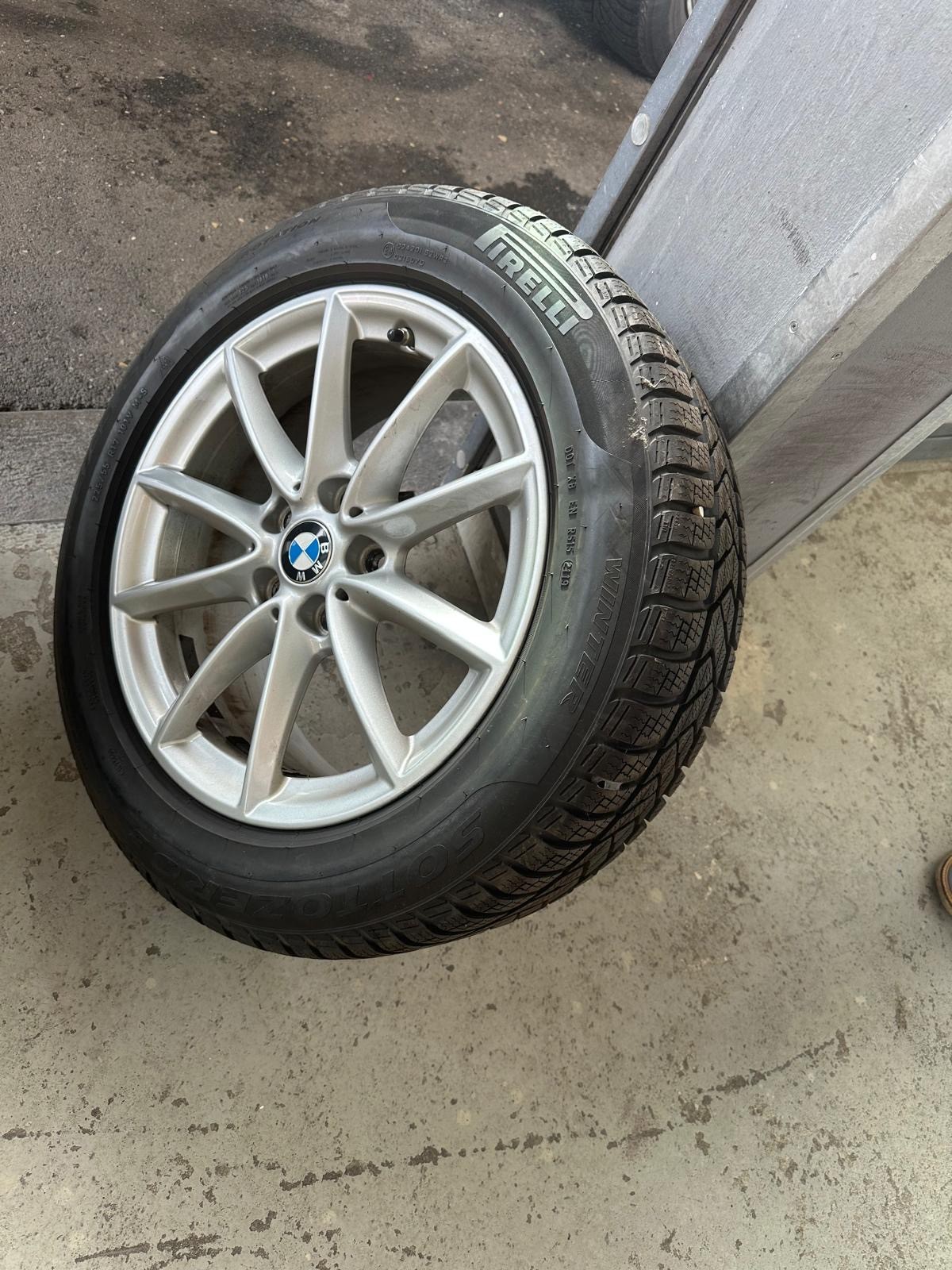 BMW X2 xDrive 20i Advantage-image-17