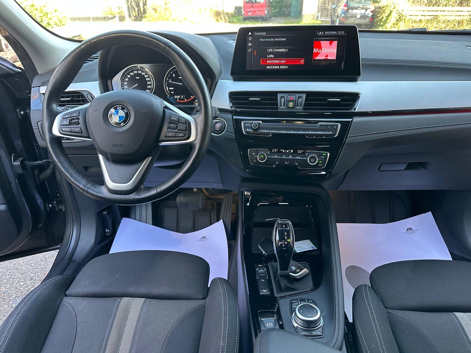 BMW X2 xDrive 20i Advantage-image-7