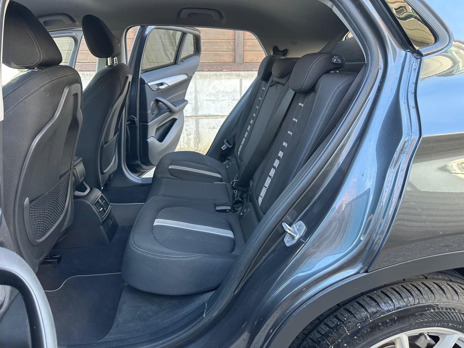 BMW X2 xDrive 20i Advantage-image-10