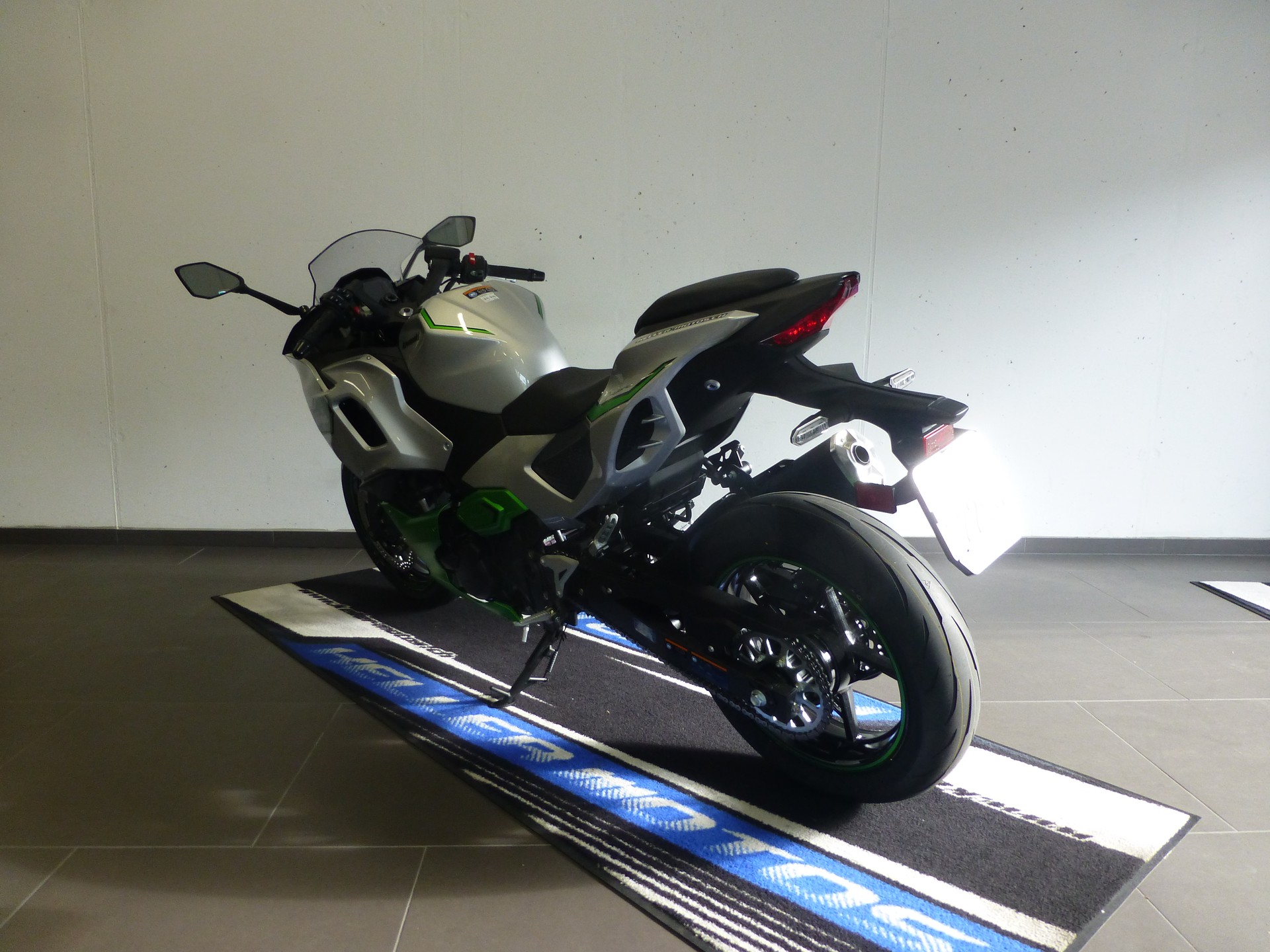 KAWASAKI Ninja 7 Hybrid-showroom-element-3