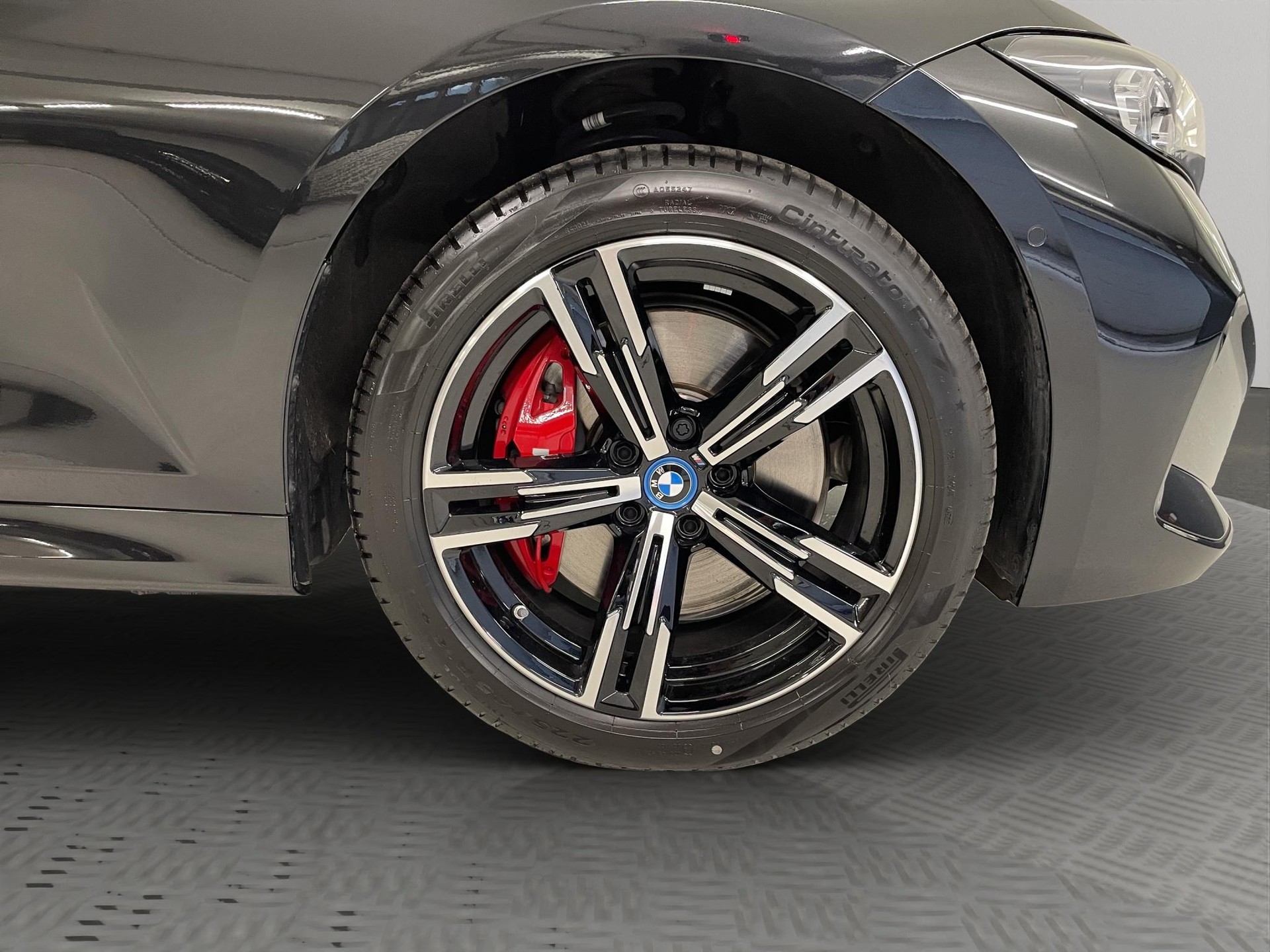 BMW 320e xDrive Touring-image-8