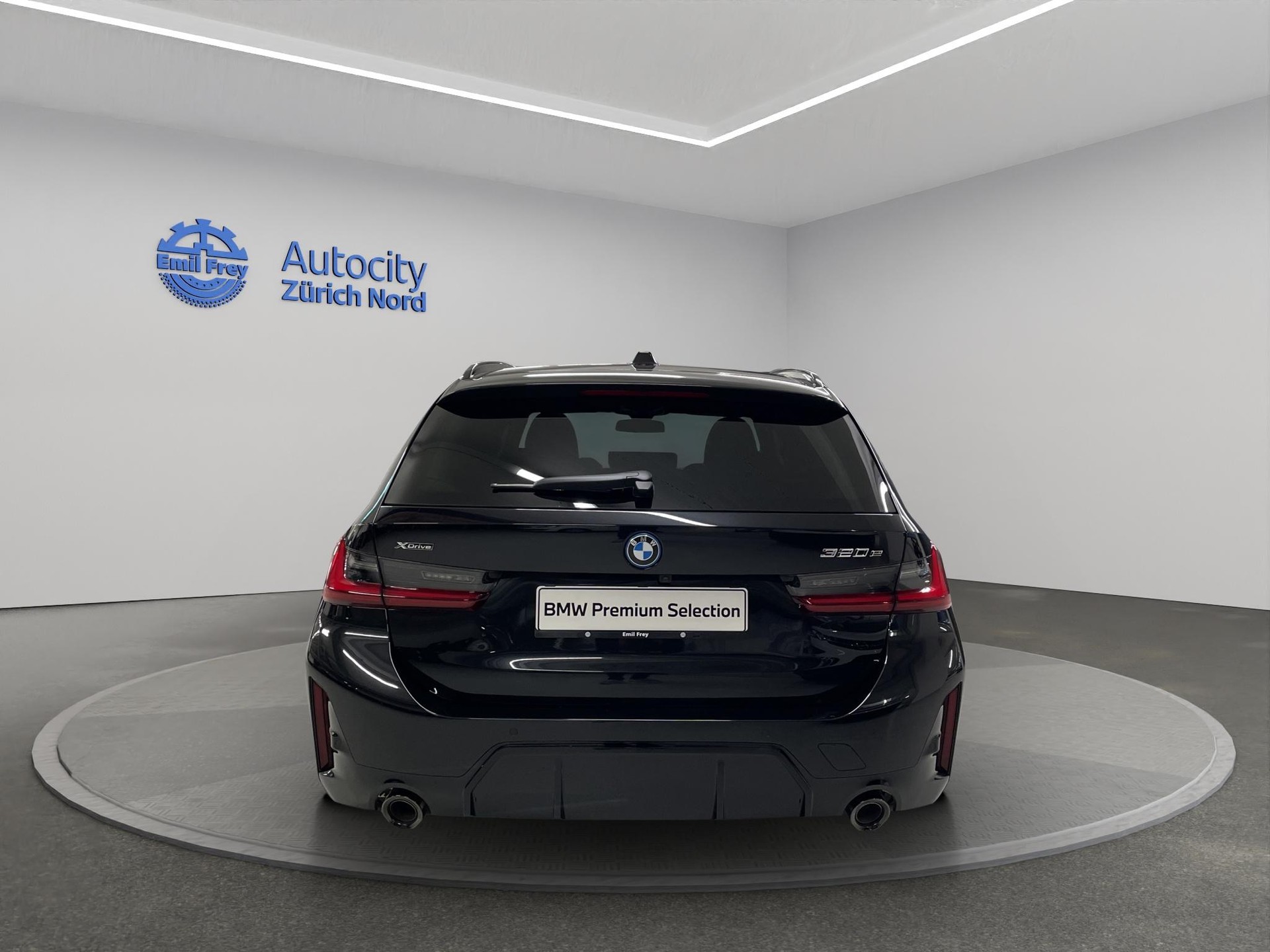 BMW 320e xDrive Touring-image-7