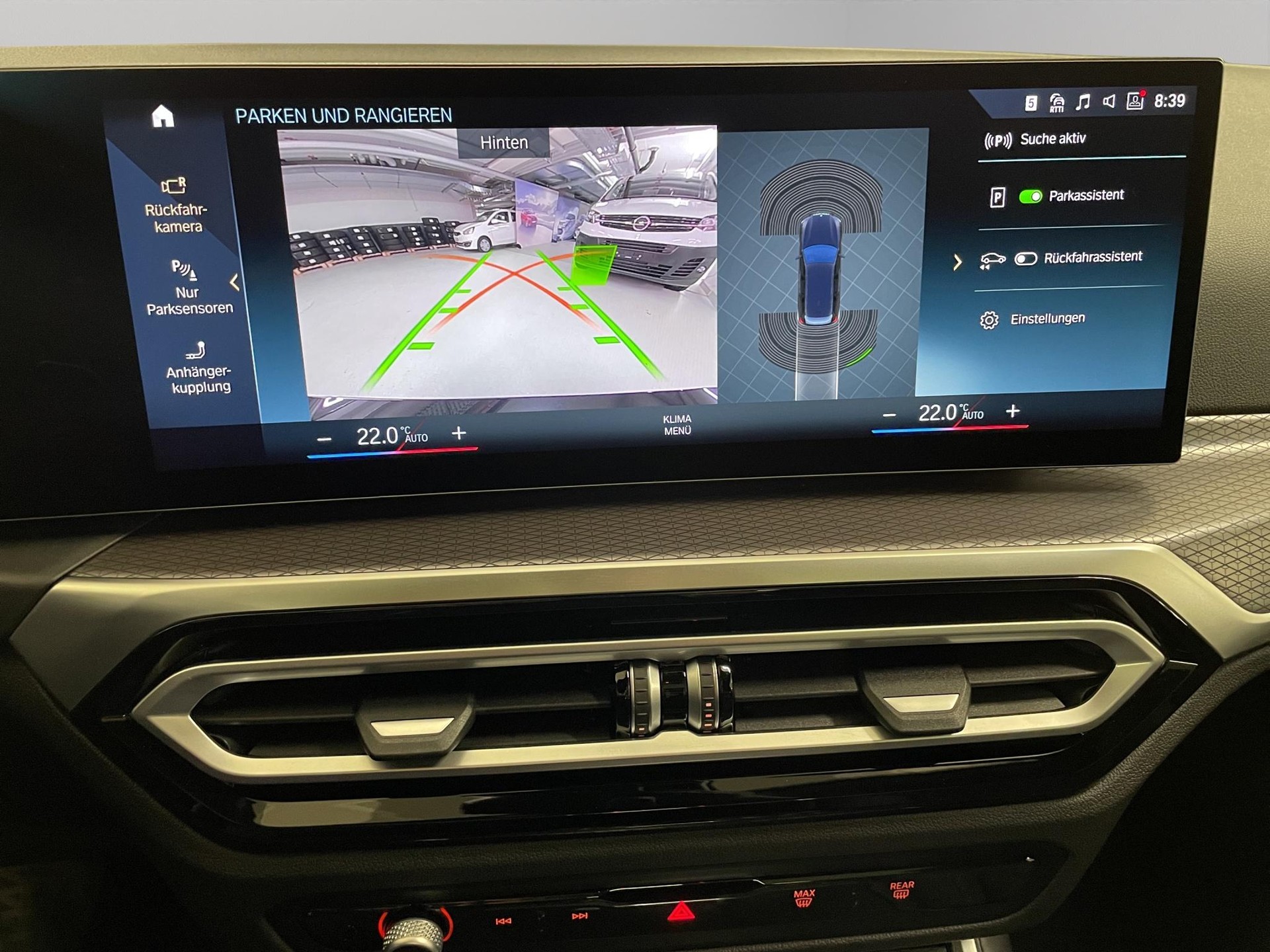 BMW 320e xDrive Touring-image-15
