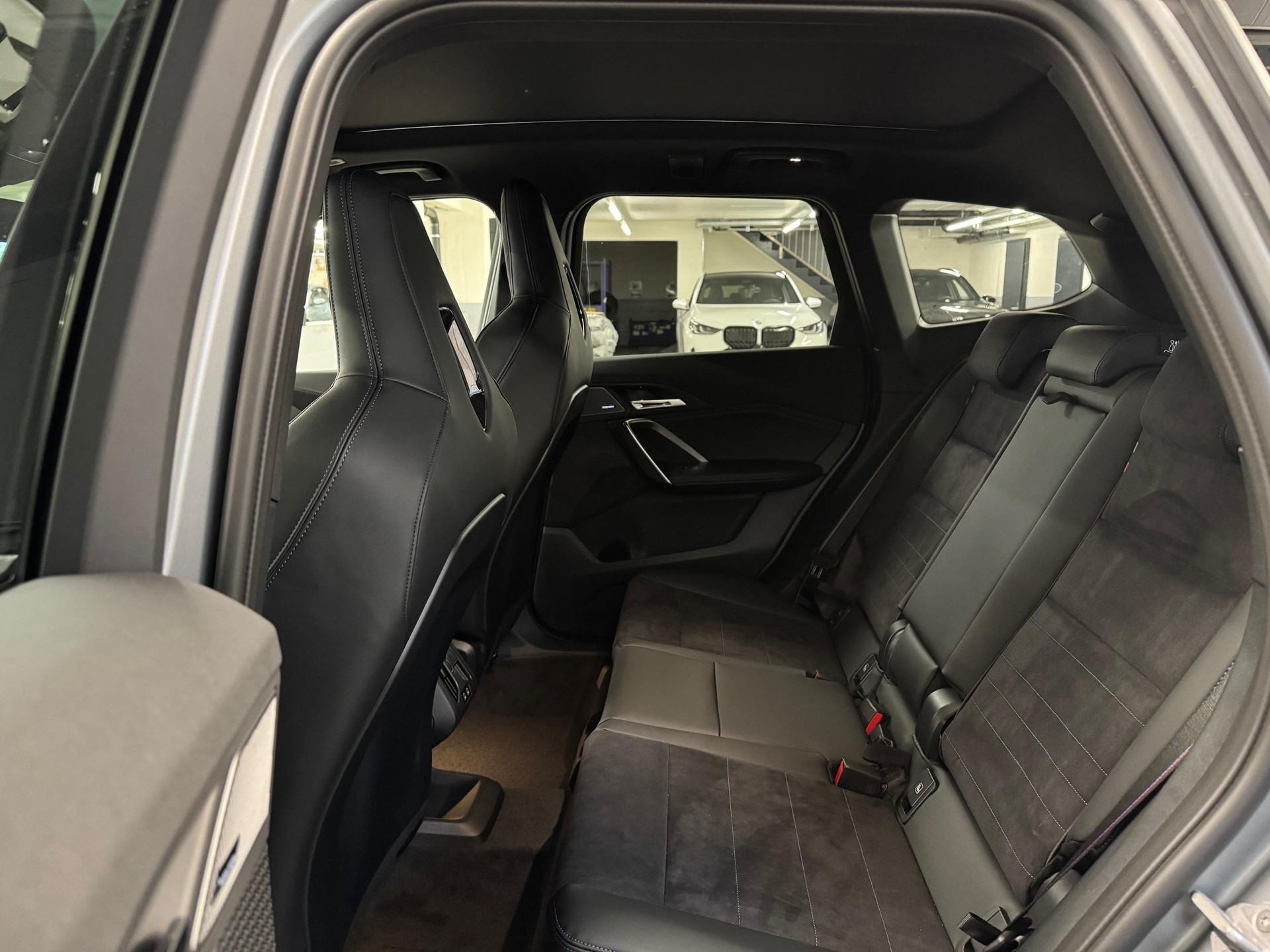 BMW X1 23d xDrive-image-5