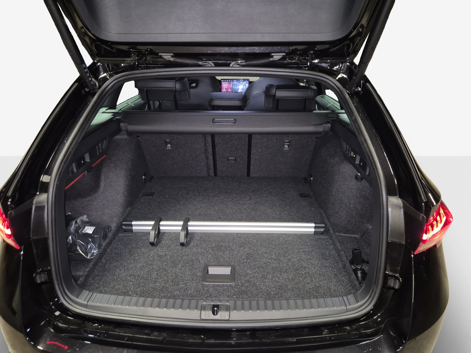 SKODA Octavia Combi 1.5 TSI mHEV DSG Sport Line-image-12