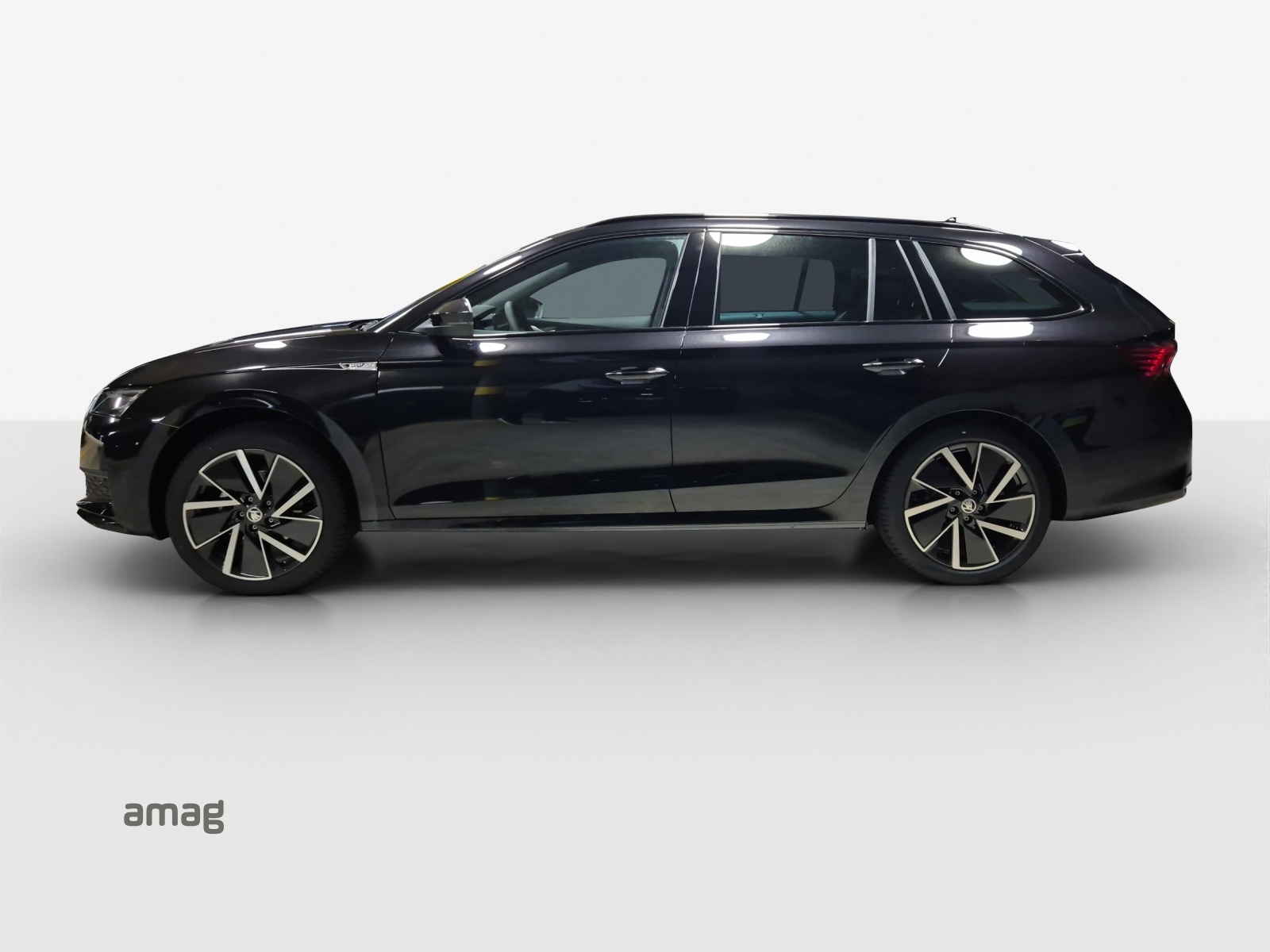 SKODA Octavia Combi 1.5 TSI mHEV DSG Sport Line-image-1