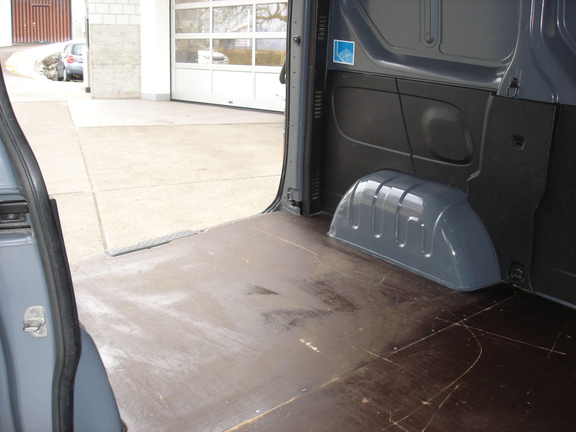 RENAULT Trafic 2.0 ENERGY dCi170 3.0t Business L1H1-image-10