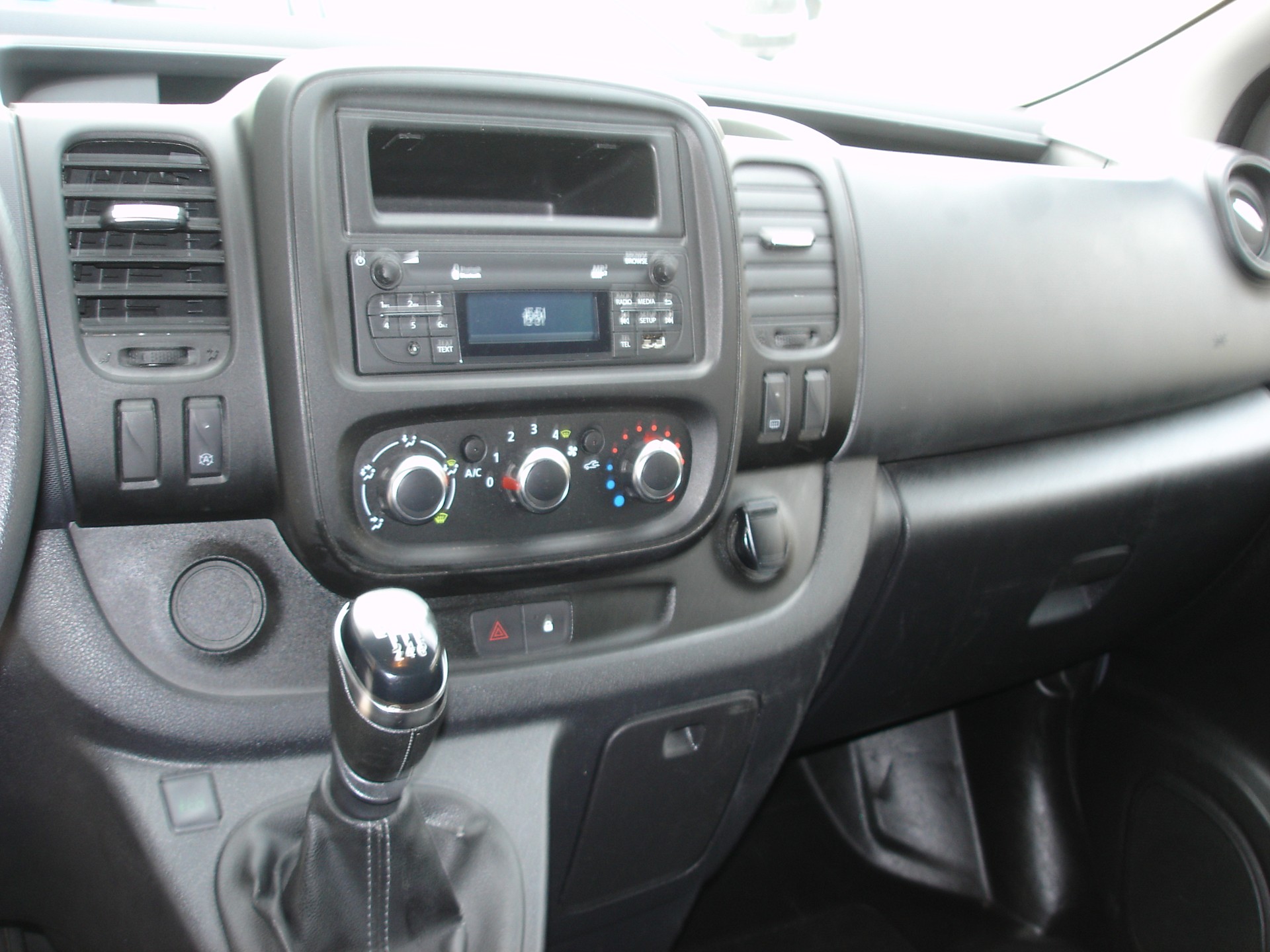 RENAULT Trafic 2.0 ENERGY dCi170 3.0t Business L1H1-image-6