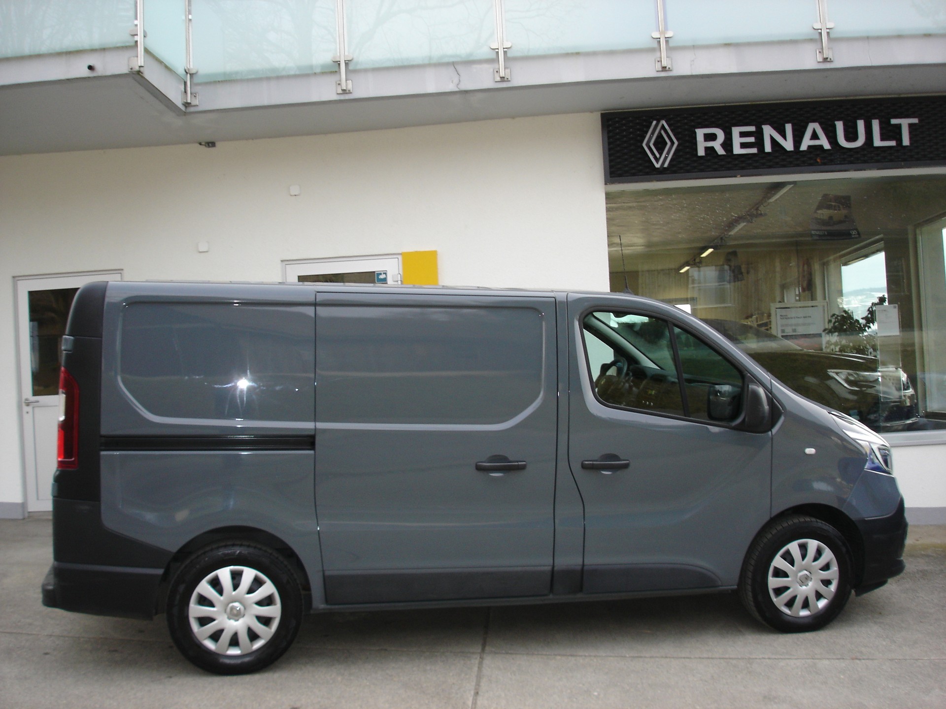 RENAULT Trafic 2.0 ENERGY dCi170 3.0t Business L1H1-showroom-element-2