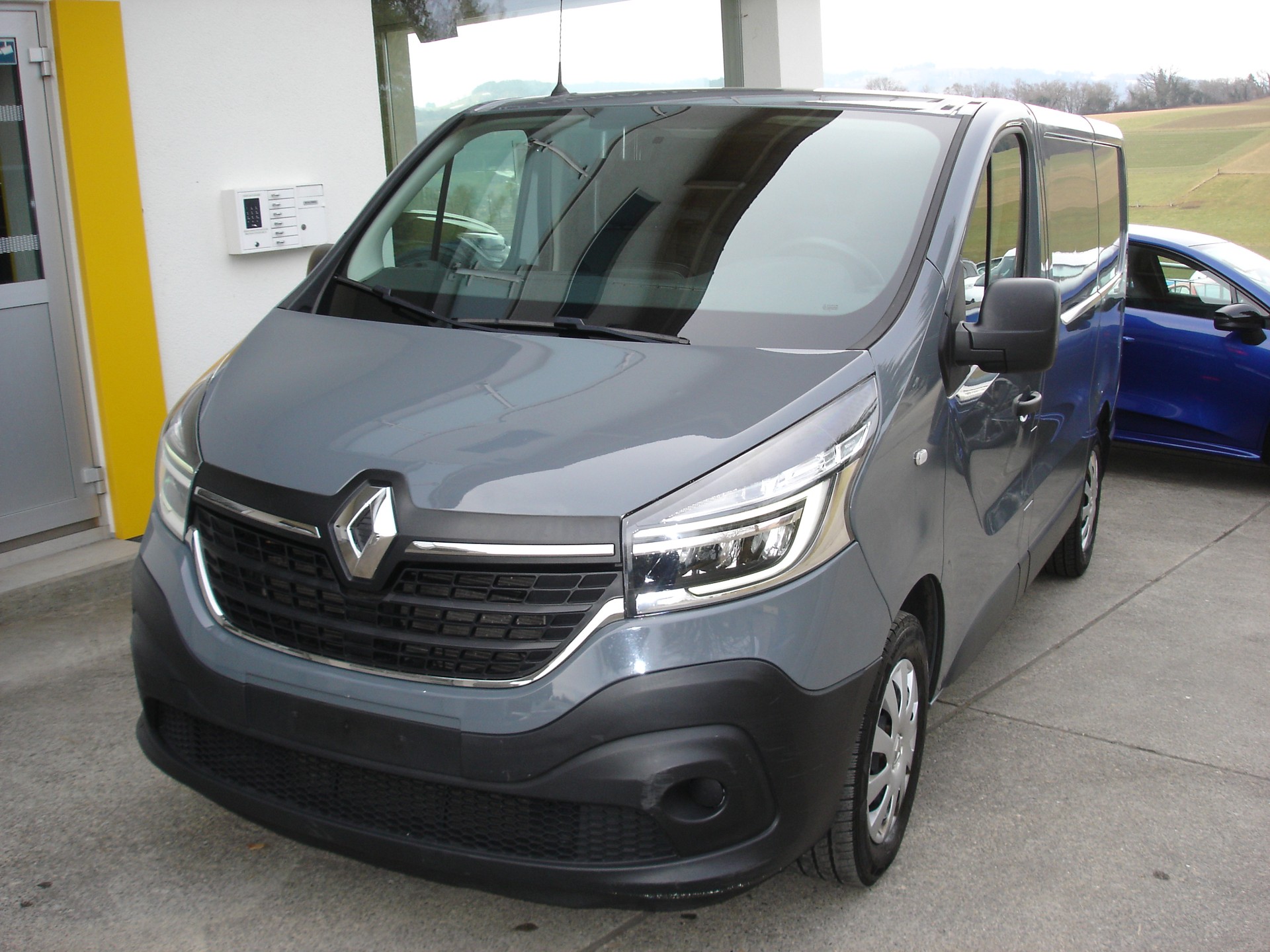 RENAULT Trafic 2.0 ENERGY dCi170 3.0t Business L1H1-showroom-element-1
