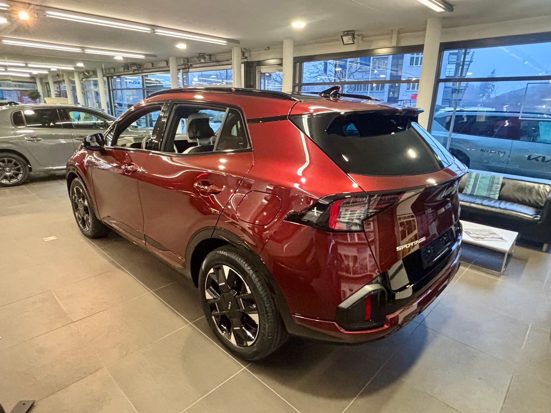 KIA Sportage 1.6 T-GDi Hybrid GT-Line-image-12