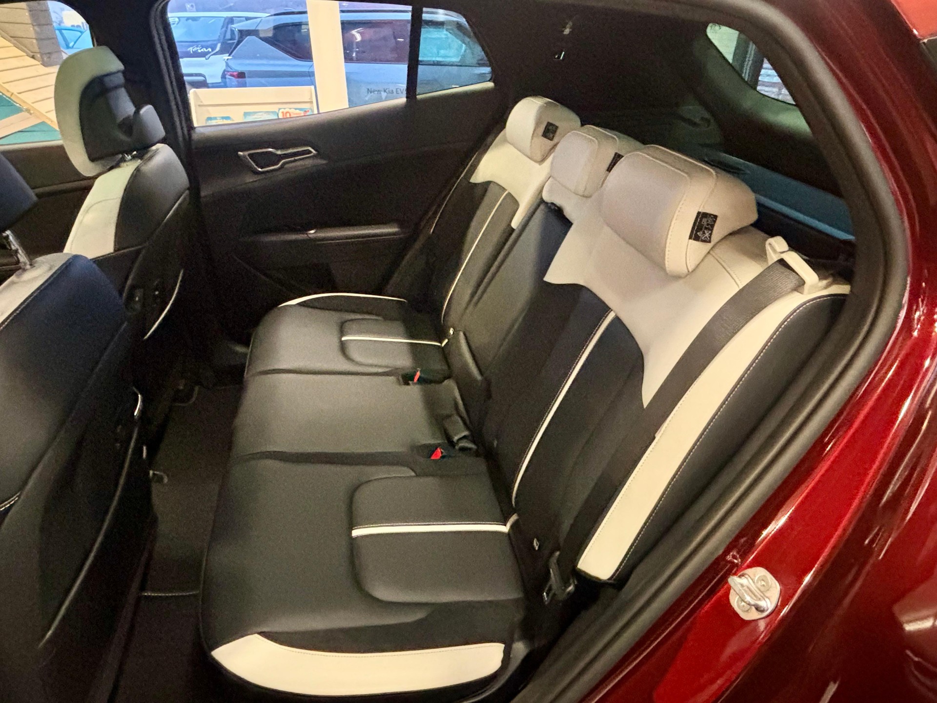 KIA Sportage 1.6 T-GDi Hybrid GT-Line-image-4