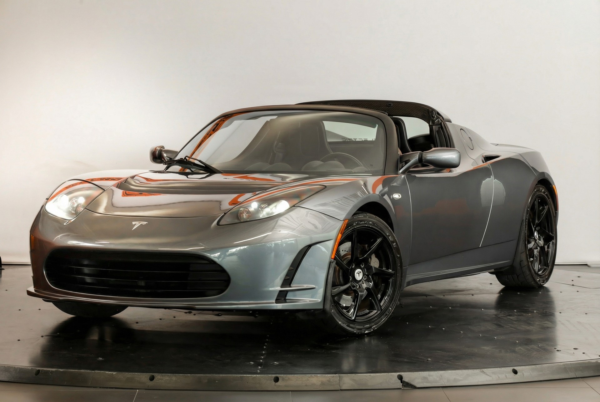 TESLA Roadster Sport-showroom-element-3
