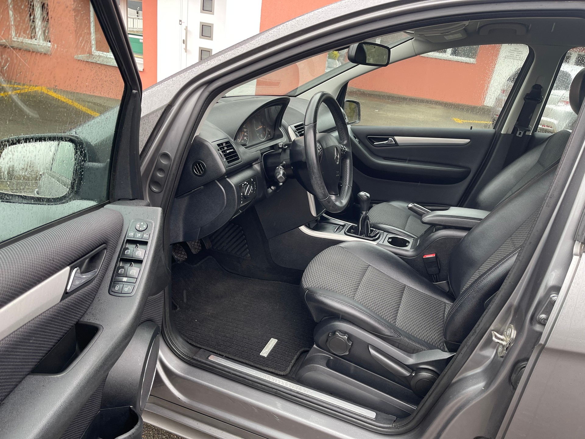 MERCEDES-BENZ A 180 (170) BlueEfficiency Elégance-image-9