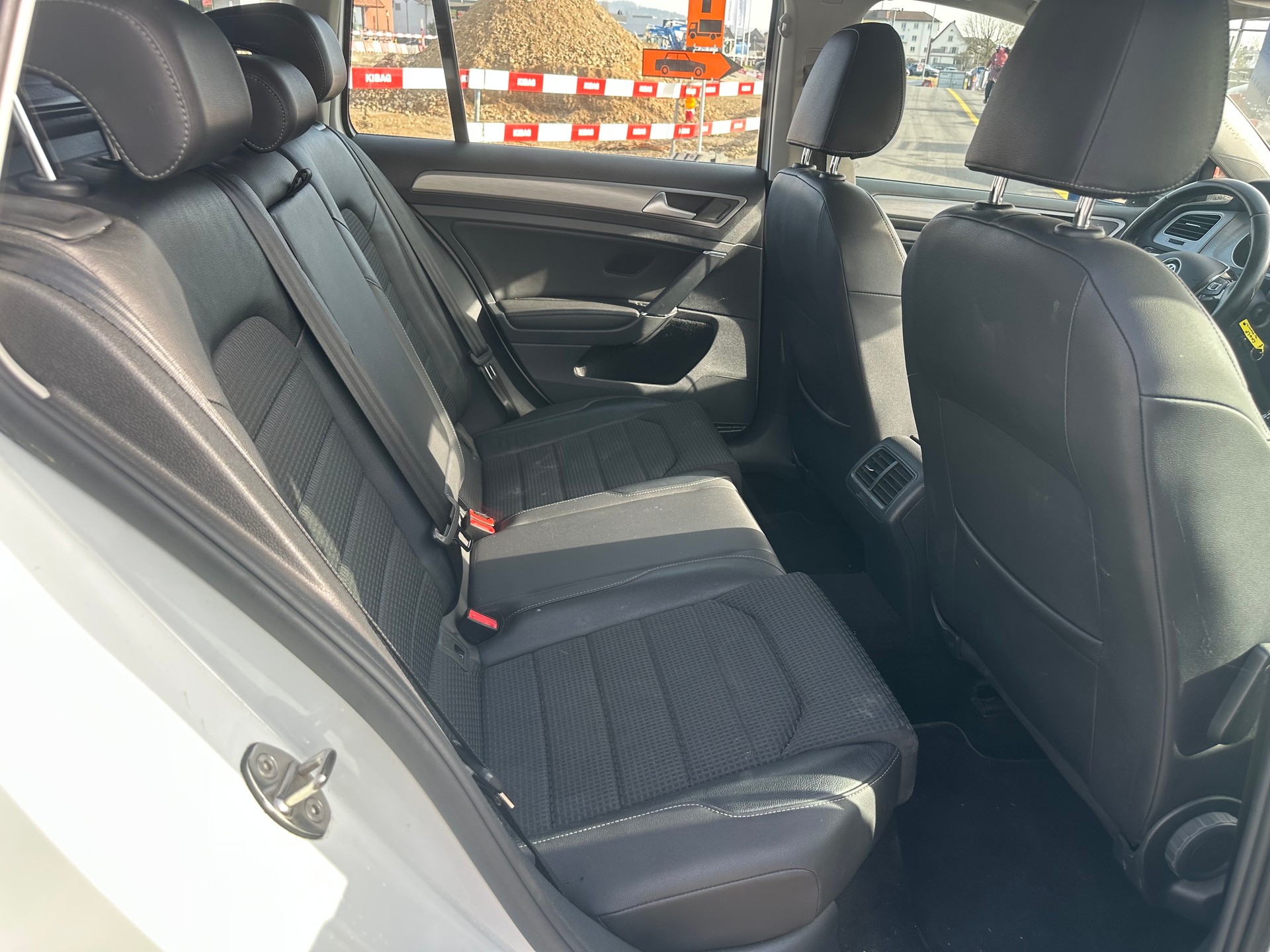 VW Golf Variant 1.6 TDI Comfortline-image-11