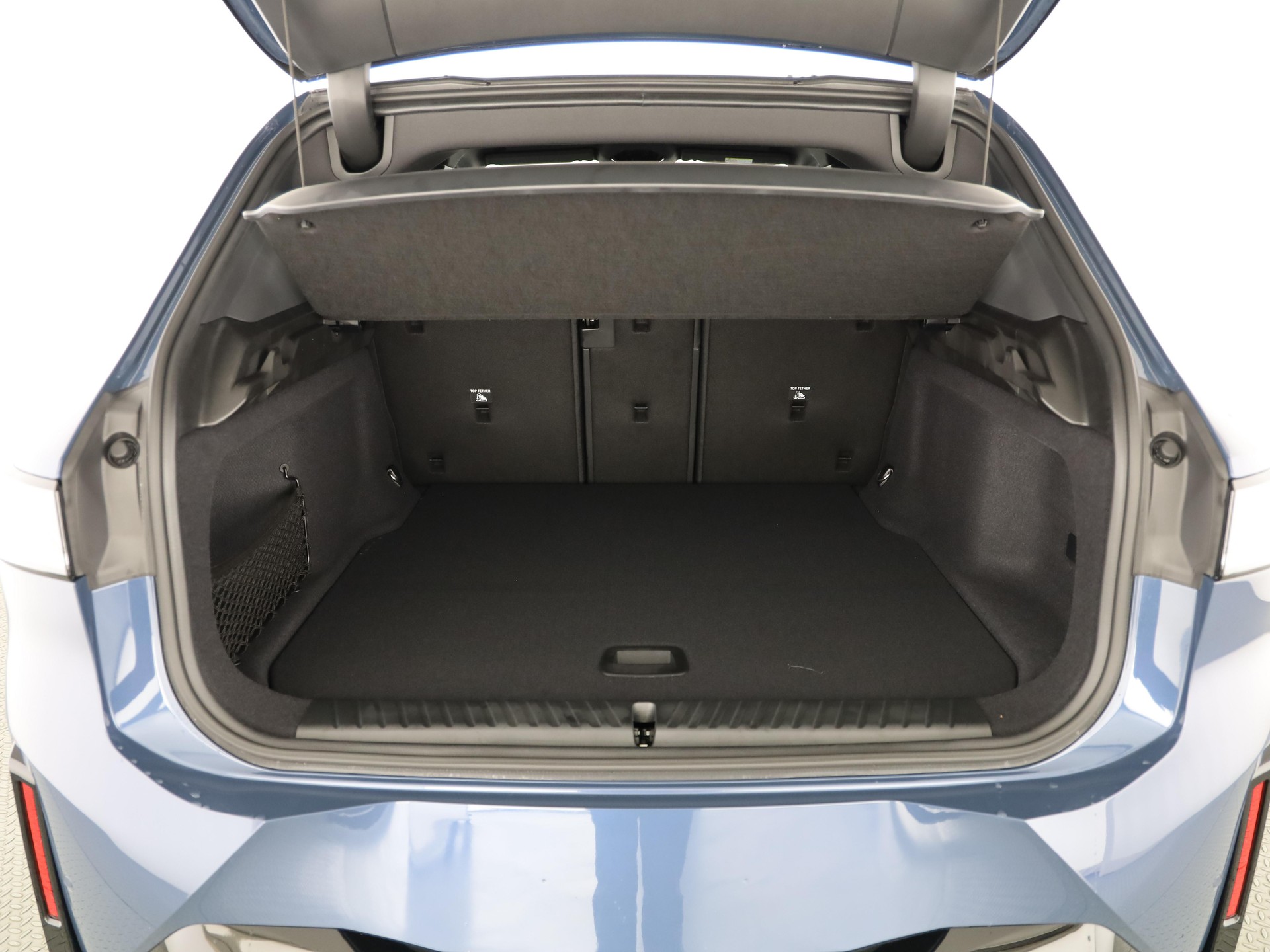 BMW iX3 50 xDrive-image-6