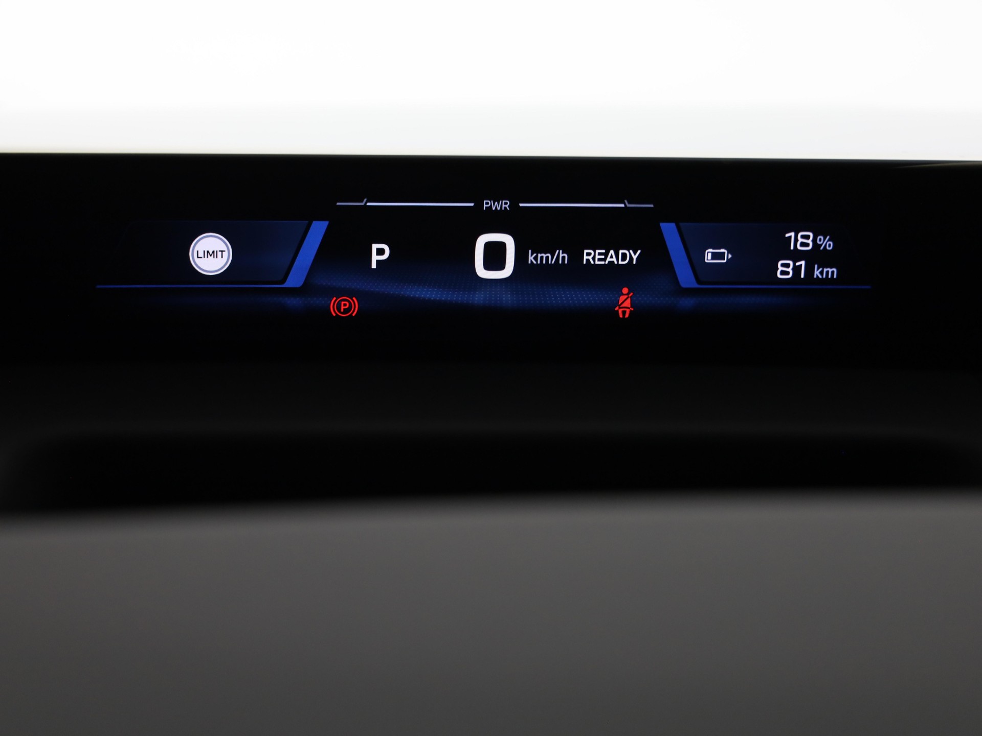 BMW iX3 50 xDrive-image-19