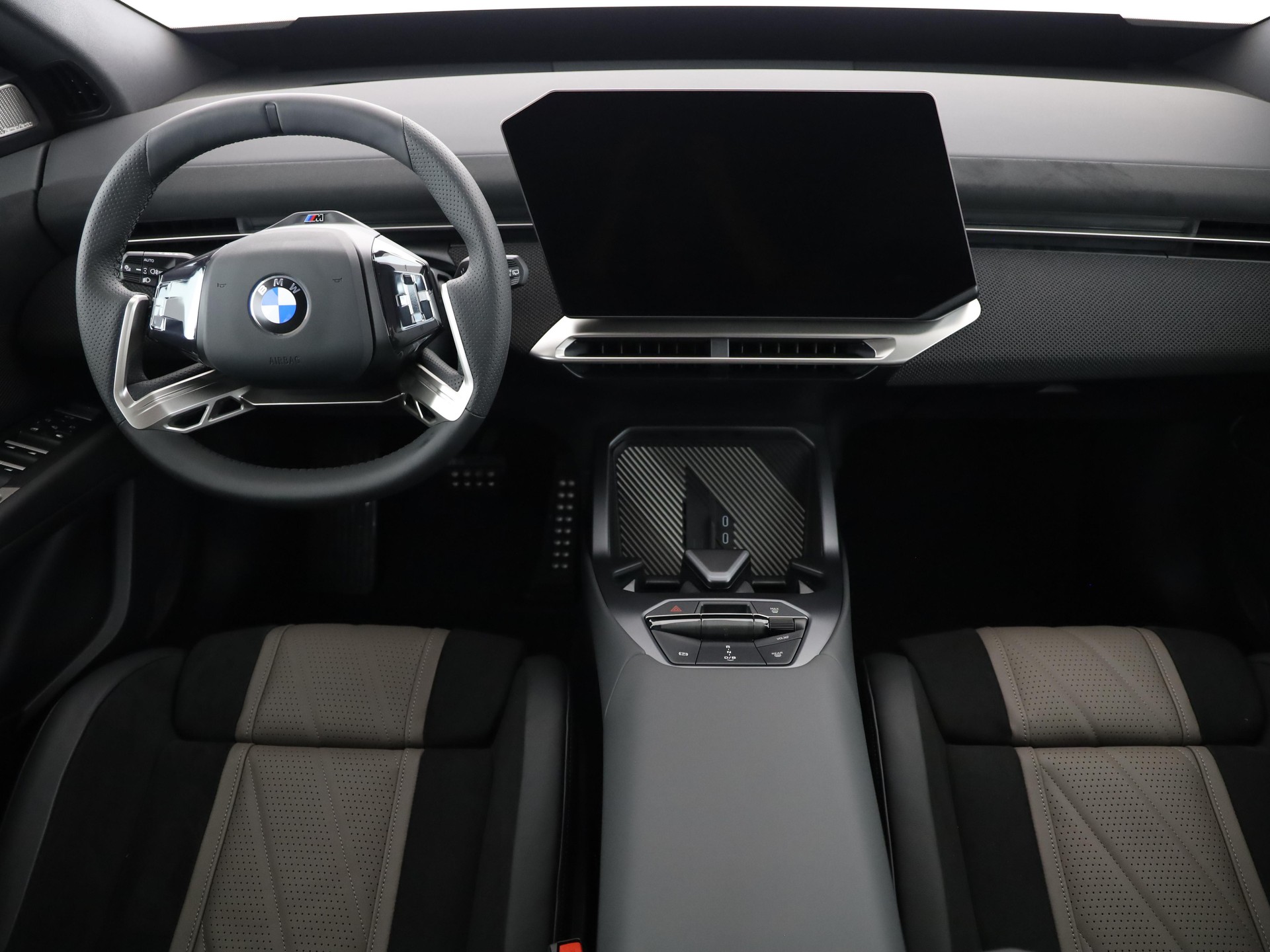 BMW iX3 50 xDrive-image-15