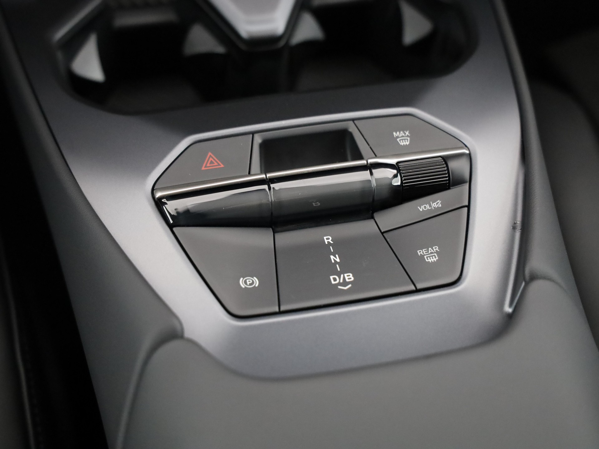 BMW iX3 50 xDrive-image-16