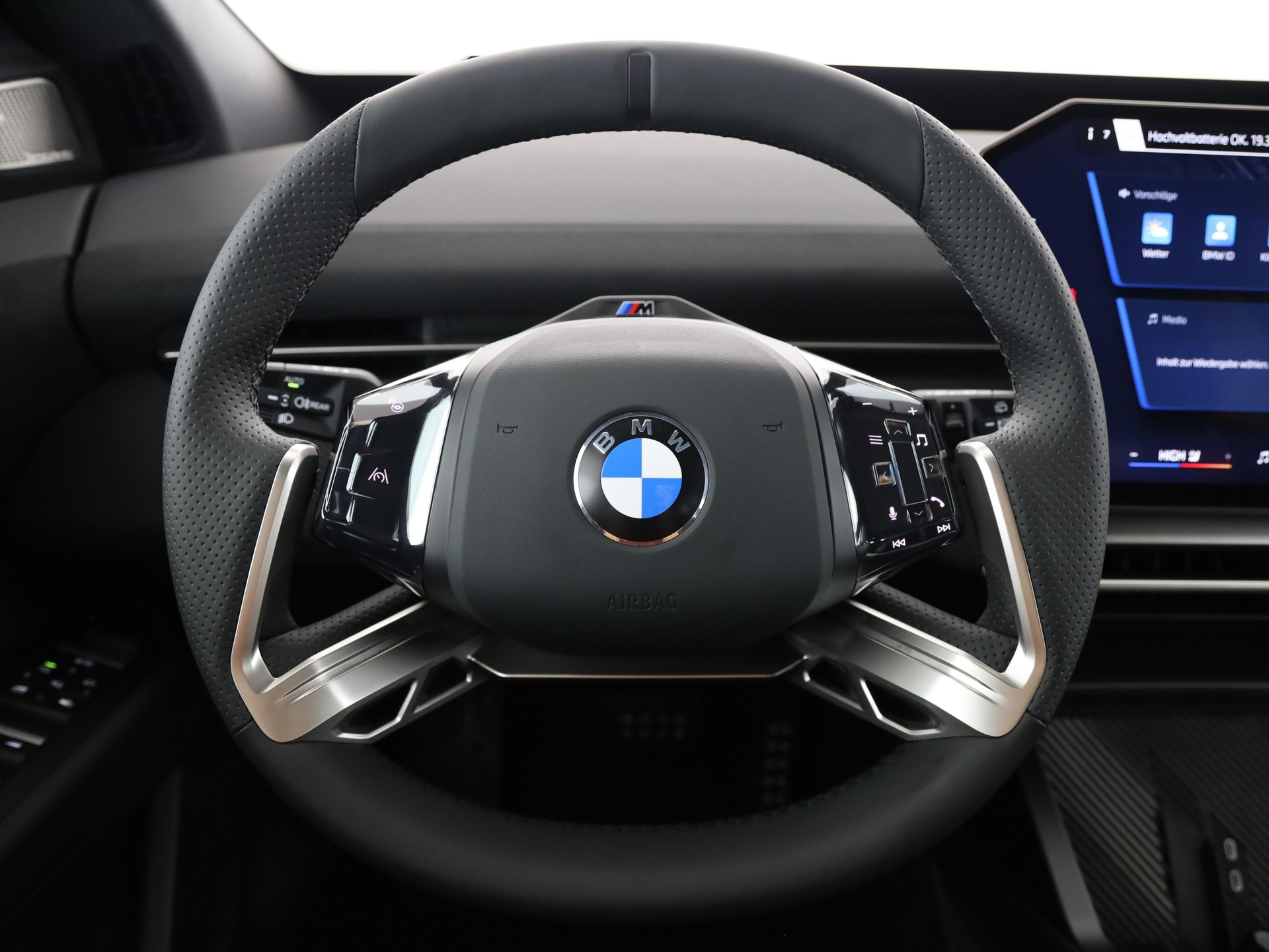 BMW iX3 50 xDrive-image-21