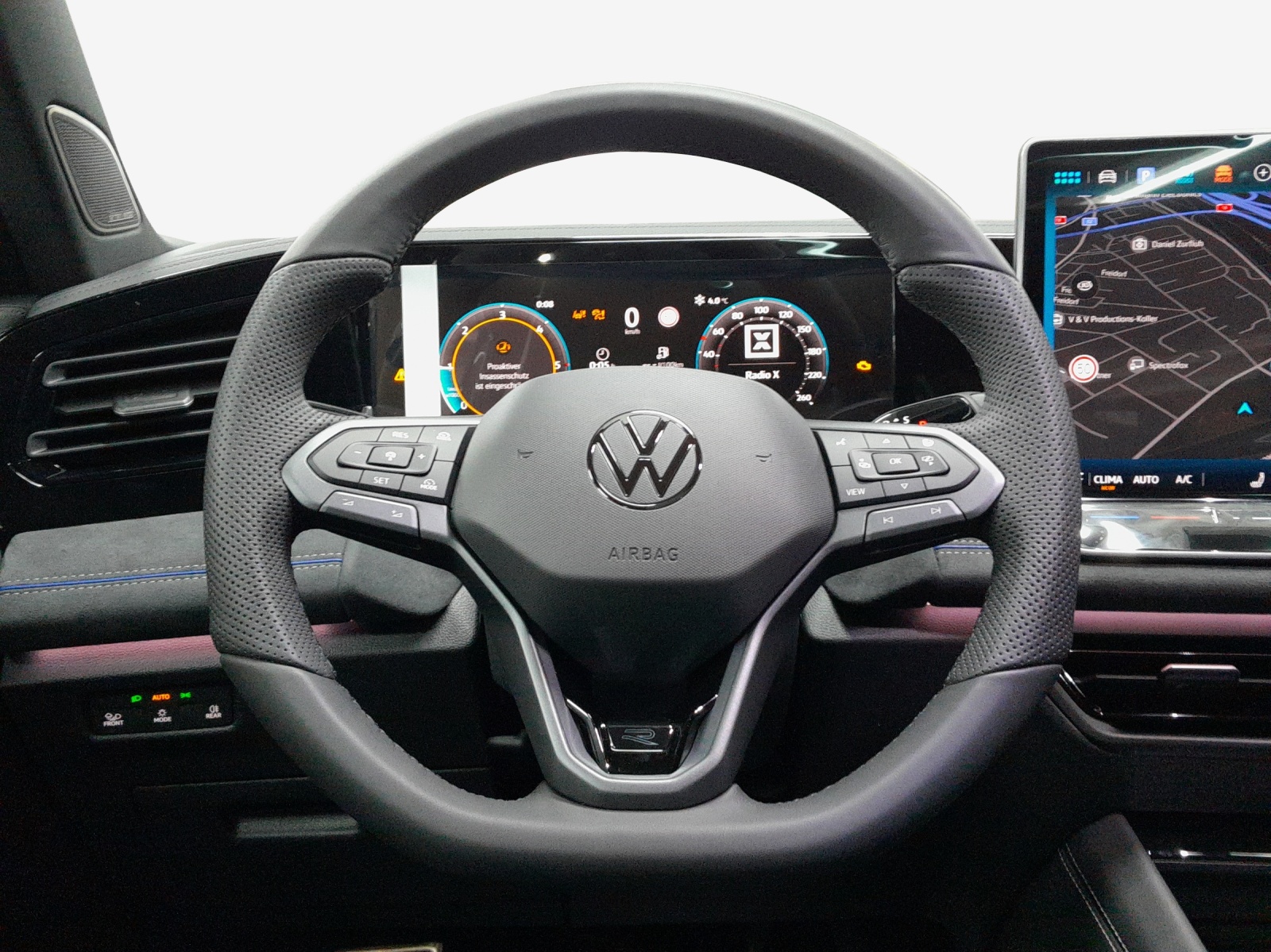 VW Tiguan 2.0 TDI SCR R-Line 4Motion DSG-image-9