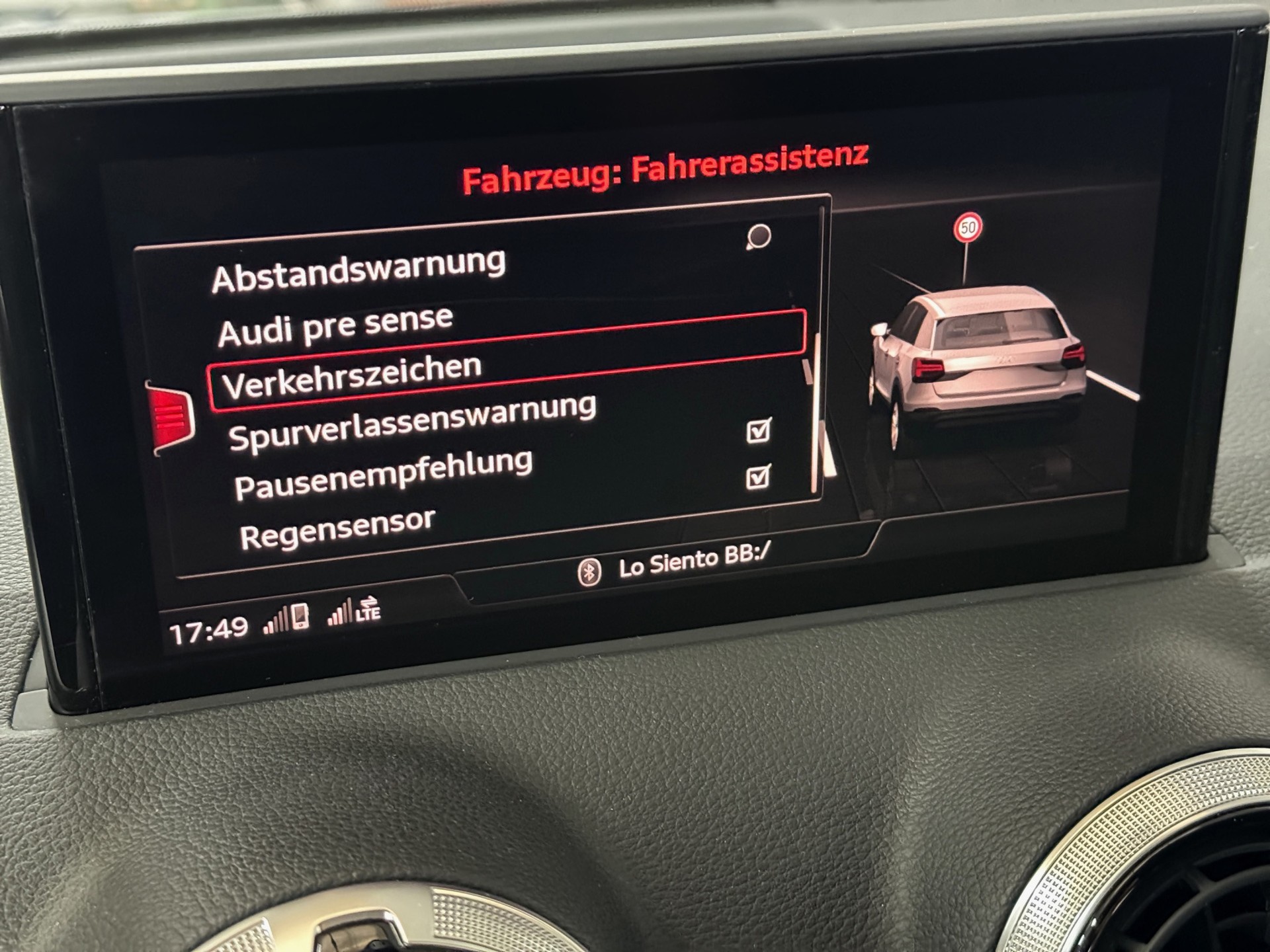 AUDI Q2 2.0 TDI S Line Sport Edition S-tronic "AHK-Leder-Navi-RF.-Kamera"-image-19