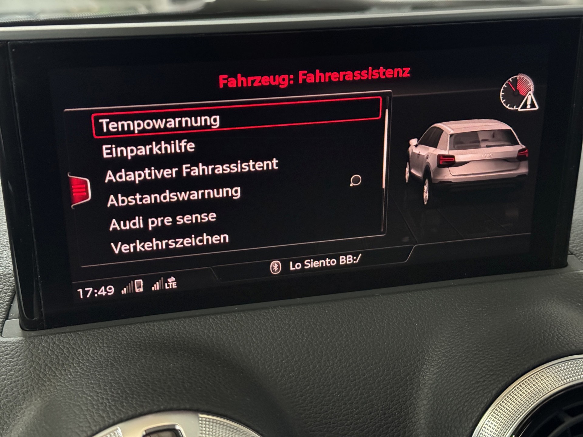 AUDI Q2 2.0 TDI S Line Sport Edition S-tronic "AHK-Leder-Navi-RF.-Kamera"-image-20