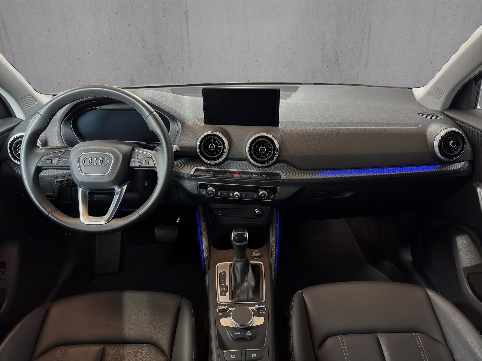 AUDI Q2 2.0 TDI S Line Sport Edition S-tronic "AHK-Leder-Navi-RF.-Kamera"-image-10