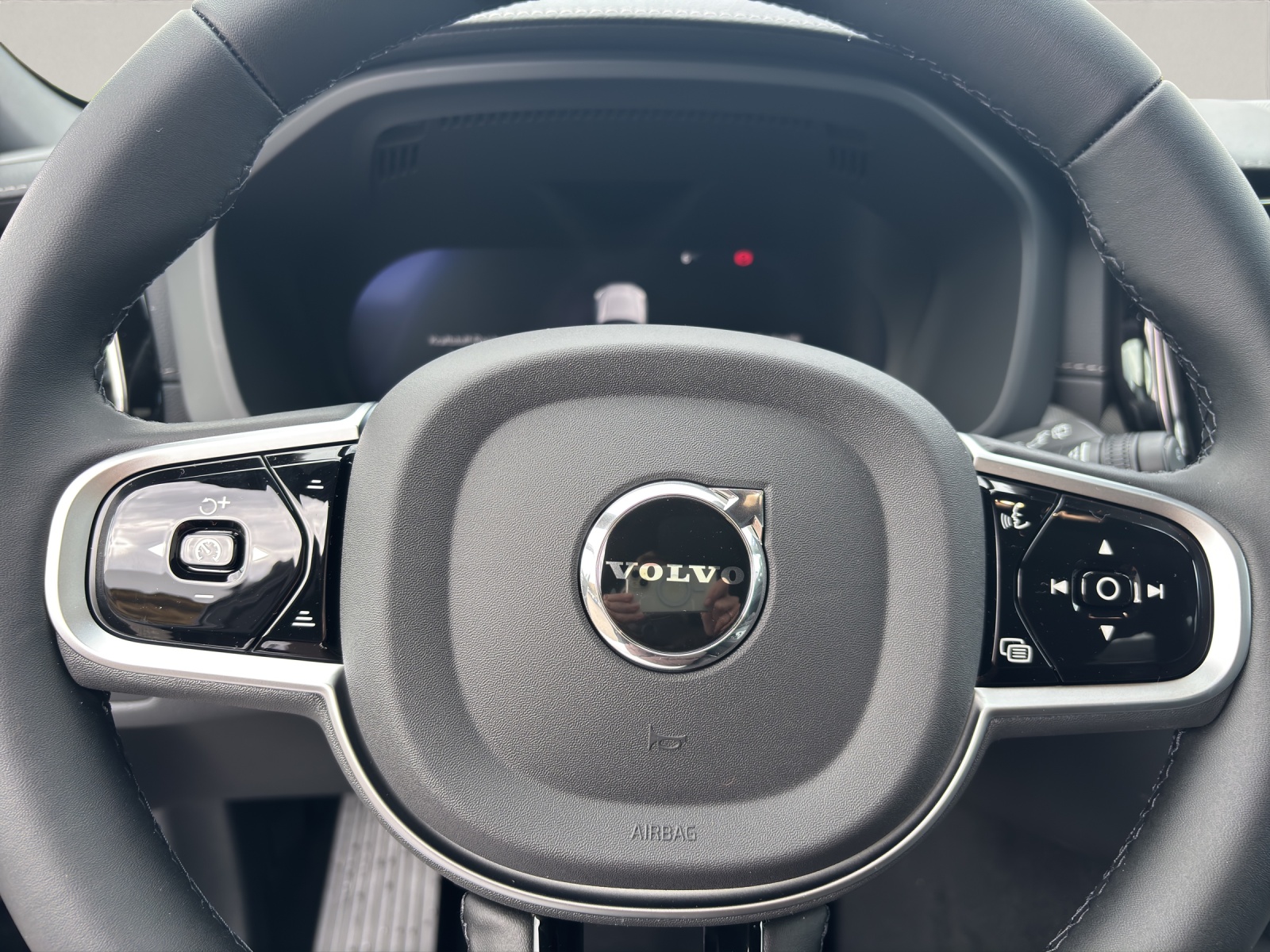 VOLVO XC60 2.0 T8 TE Black Edition eAWD-image-11