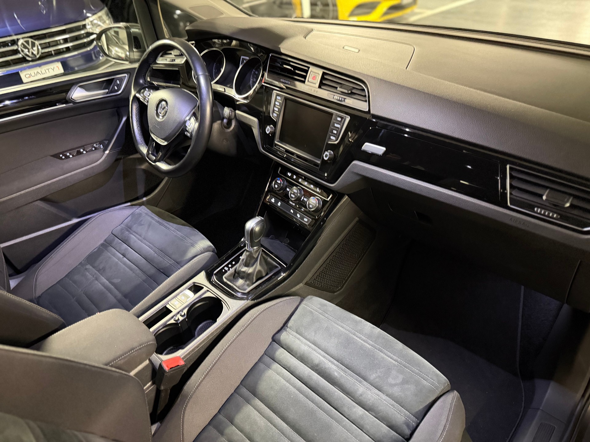 VW Touran 1.8 TSI BlueMotion Technology Highline DSG-image-7