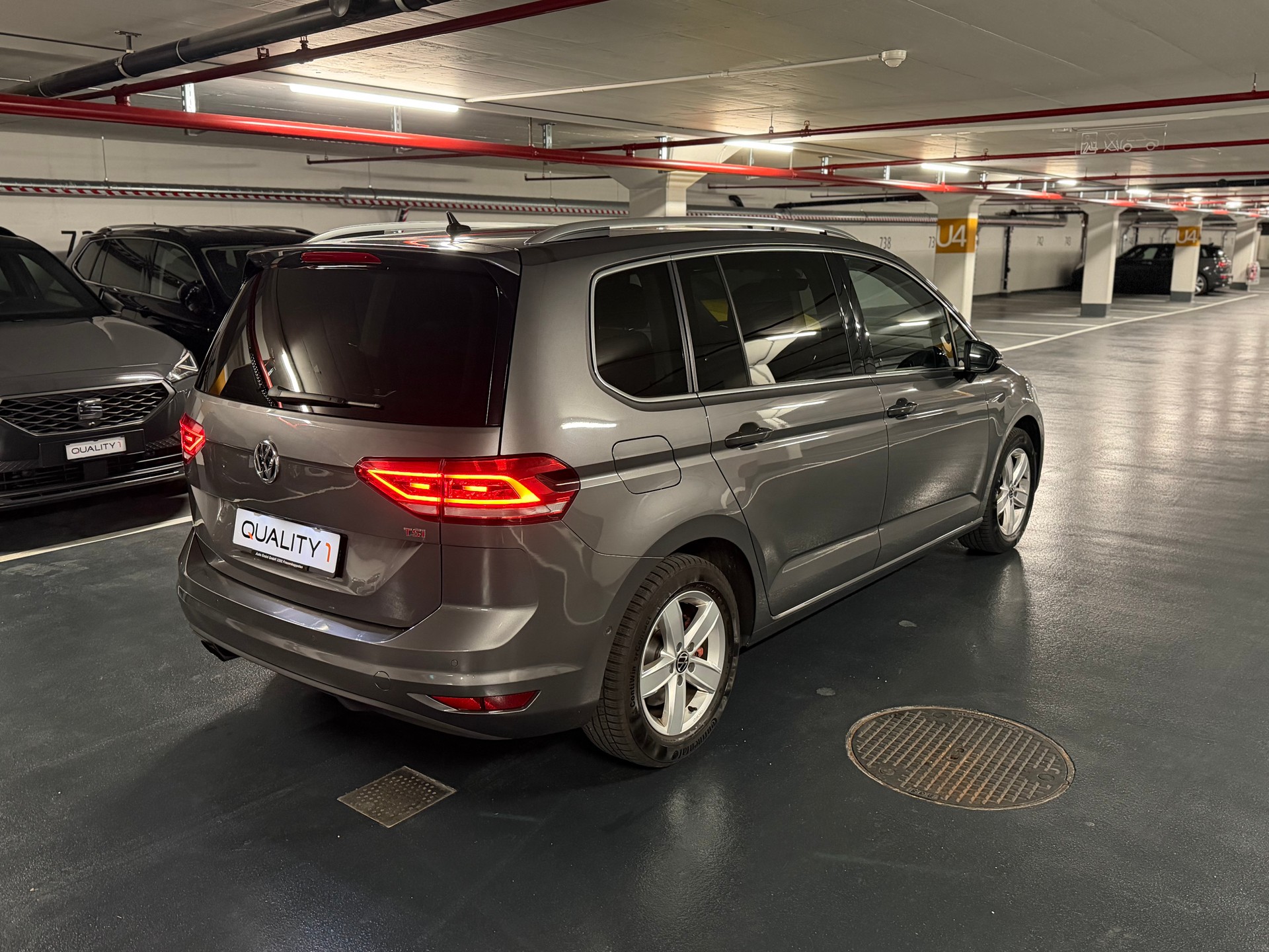 VW Touran 1.8 TSI BlueMotion Technology Highline DSG-image-2