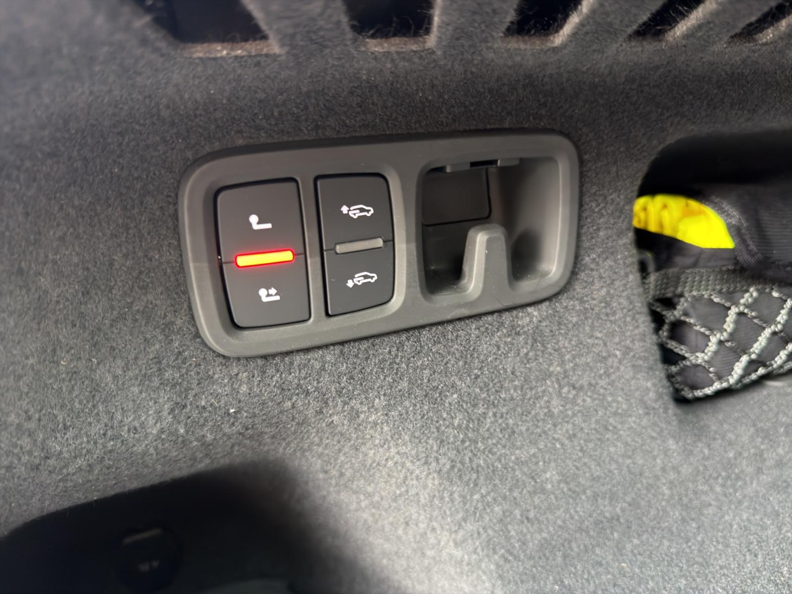 AUDI Q8 55 TFSI e quattro PHEV tiptronic-image-17