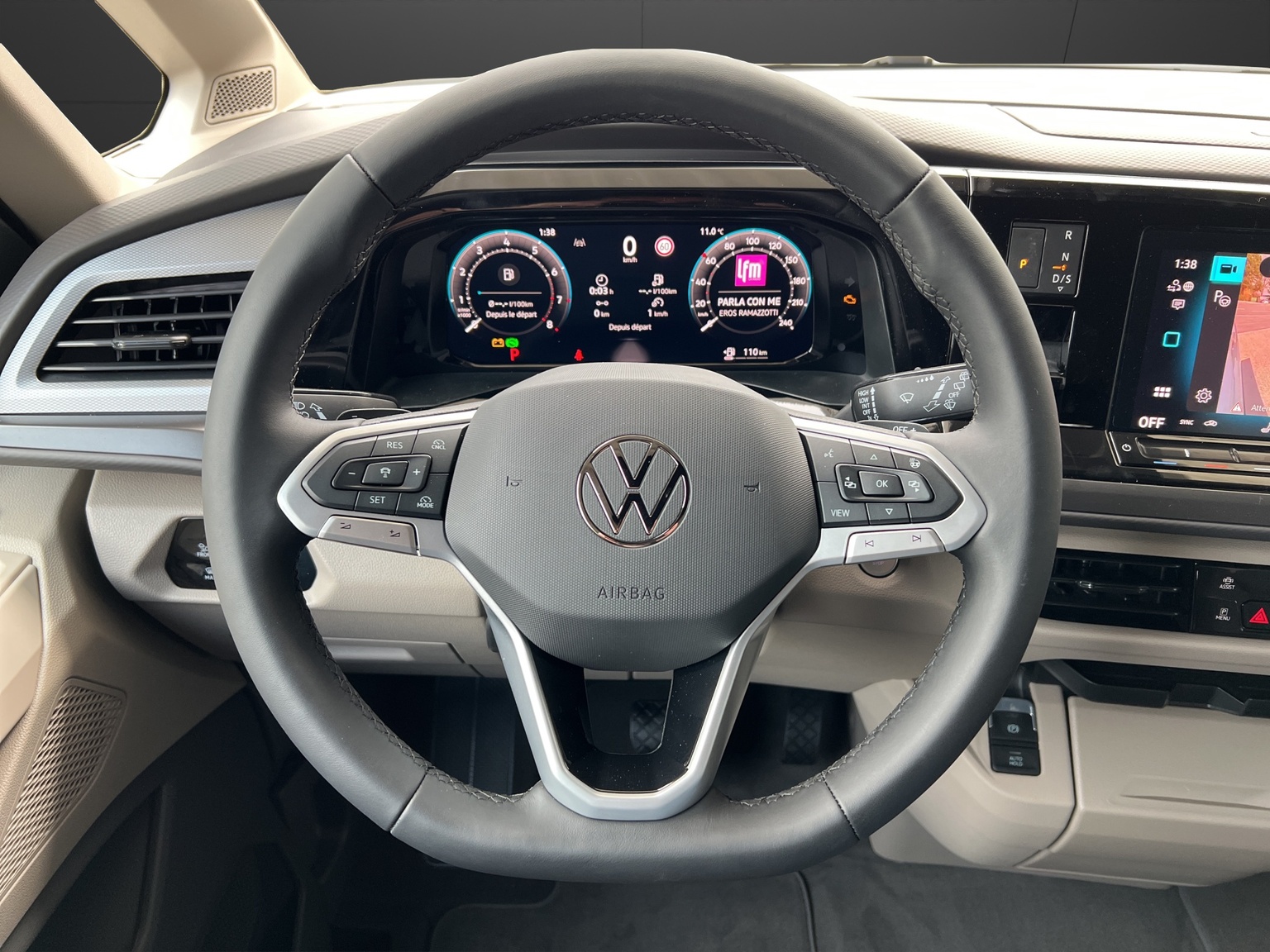 VW California 2.0 TSI Beach Tour Liberty-image-6