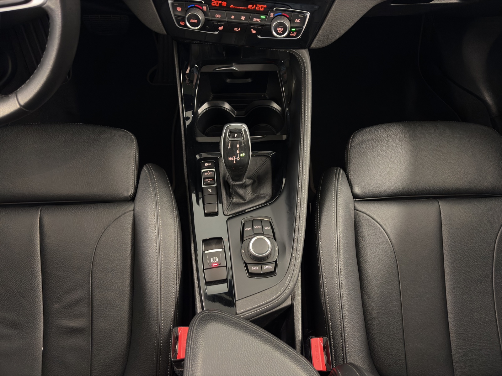 BMW X1 sDrive 18i xLine-image-13