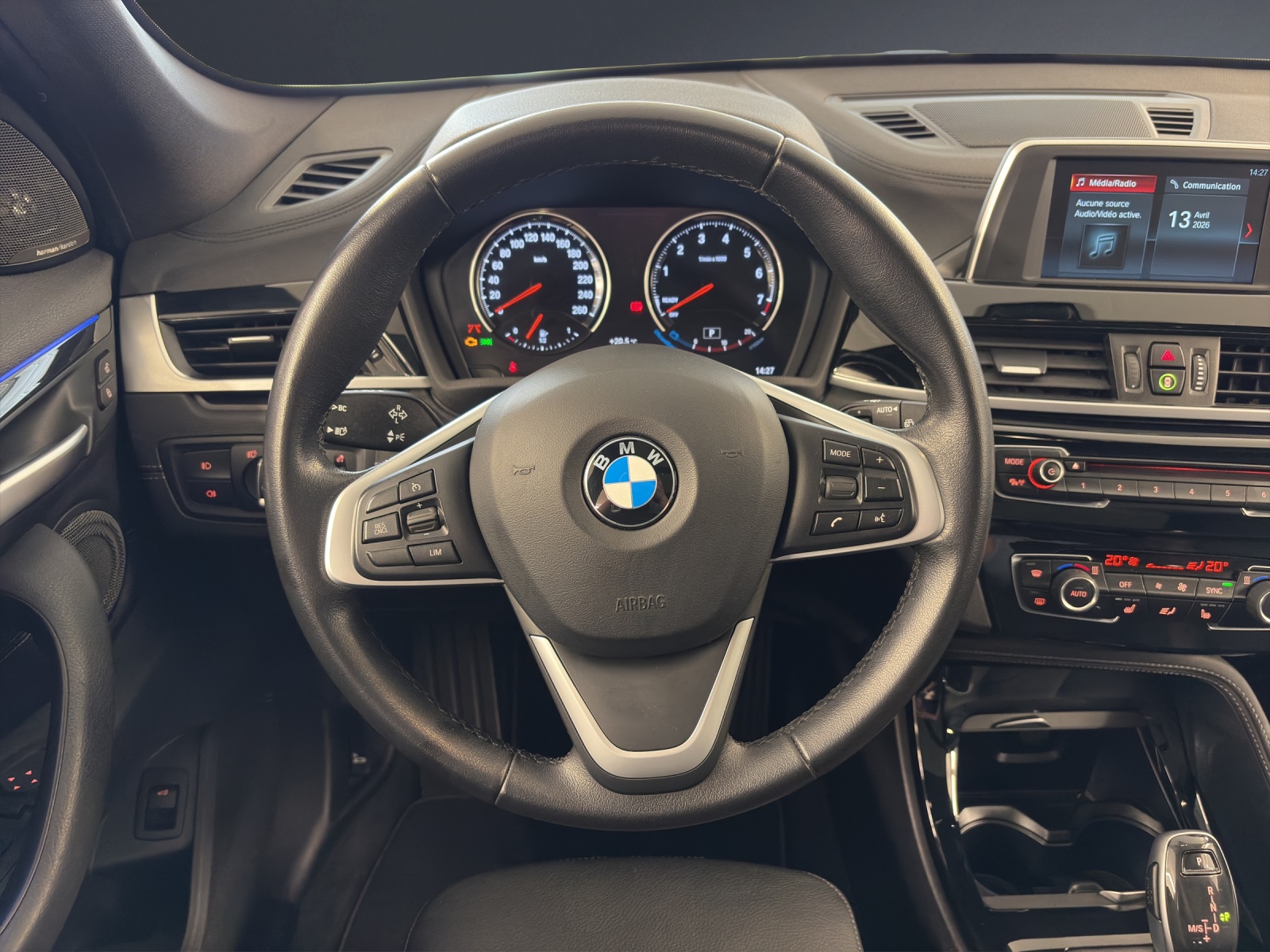 BMW X1 sDrive 18i xLine-image-16