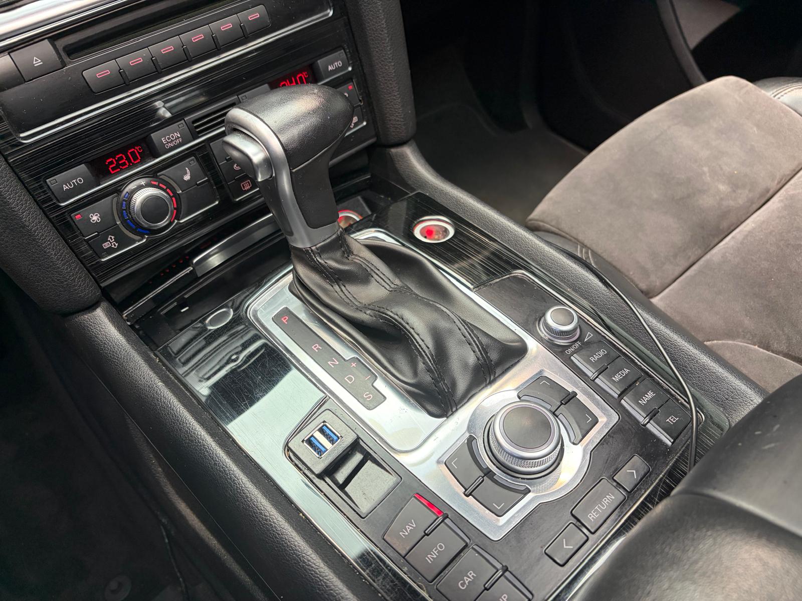 AUDI Q7 3.0 TDI SLine quattro tiptronic - 7 Places - Toit ouvrant - Apple Car Play/ Android Auto-image-26
