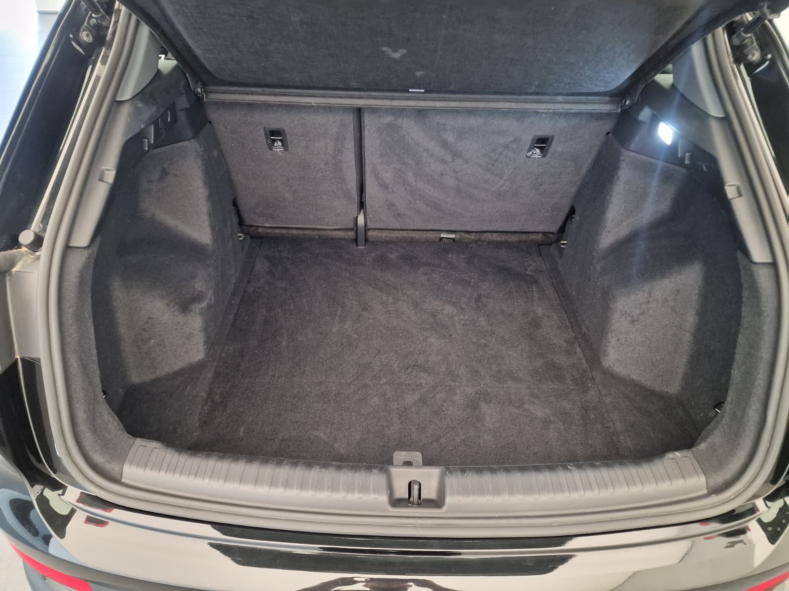 AUDI Q4 e-tron 50 quattro-image-16