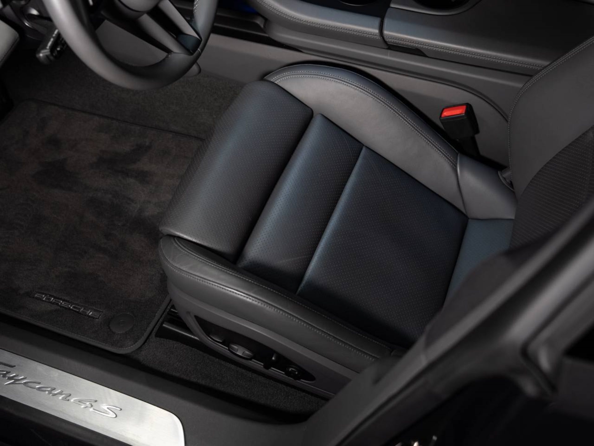 PORSCHE Taycan 4S Cross Turismo (MY22)-image-14