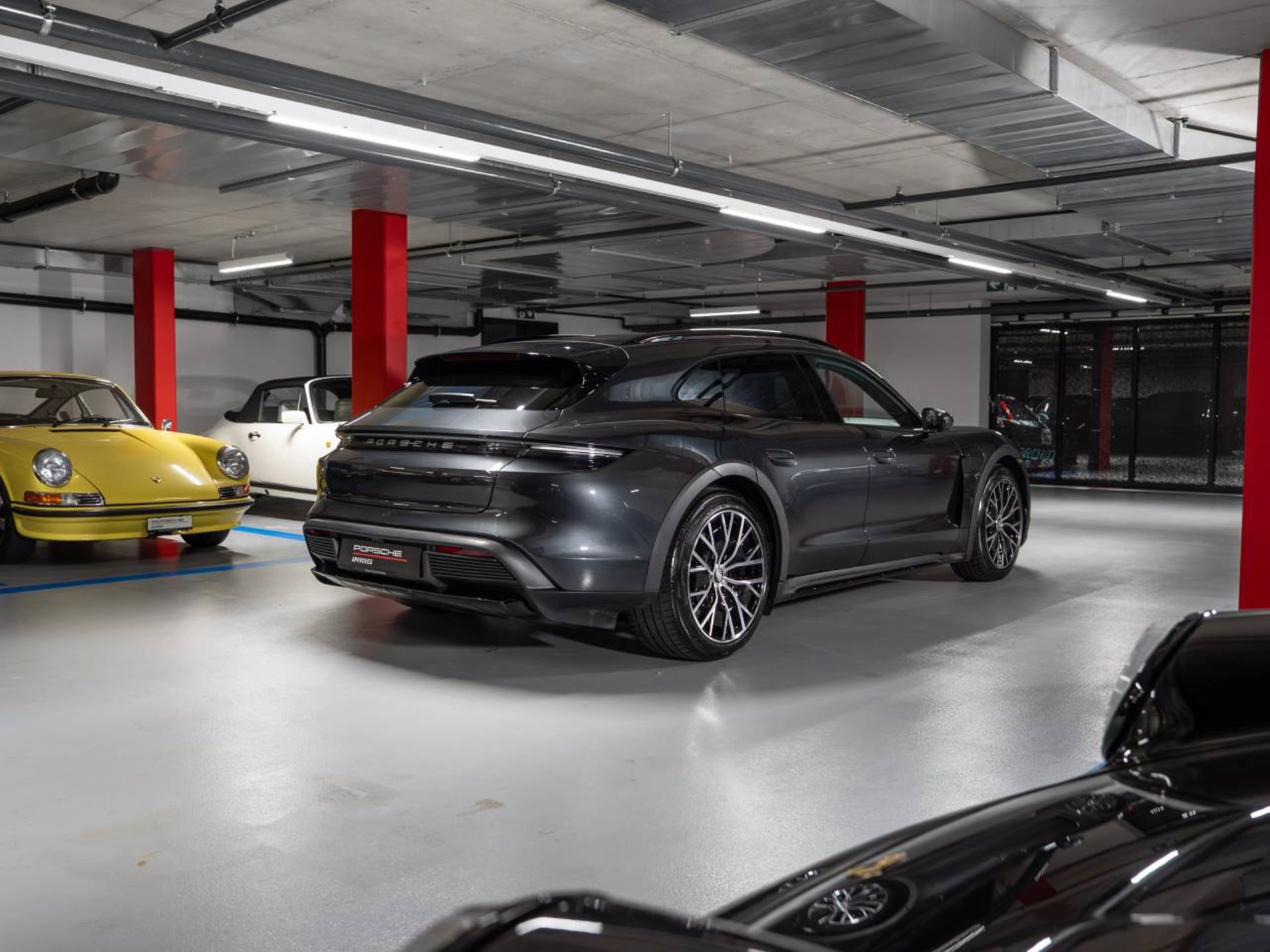 PORSCHE Taycan 4S Cross Turismo (MY22)-image-7