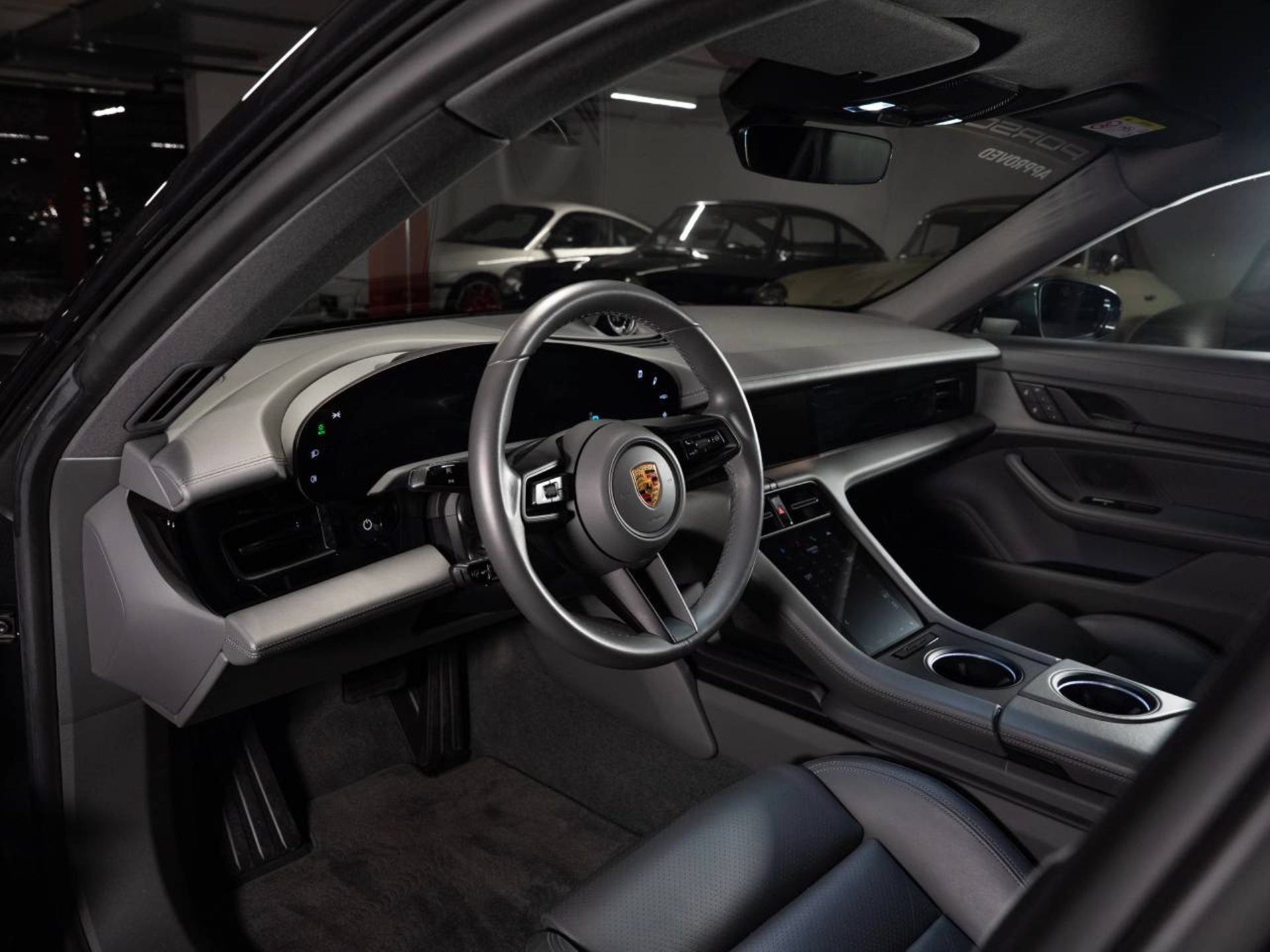 PORSCHE Taycan 4S Cross Turismo (MY22)-image-3