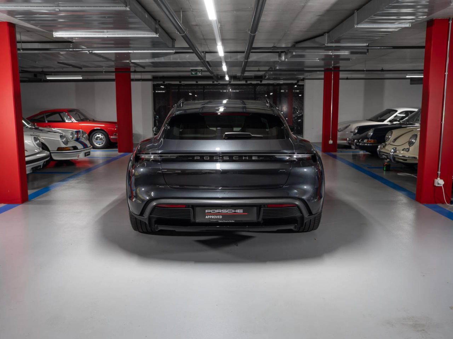 PORSCHE Taycan 4S Cross Turismo (MY22)-image-6