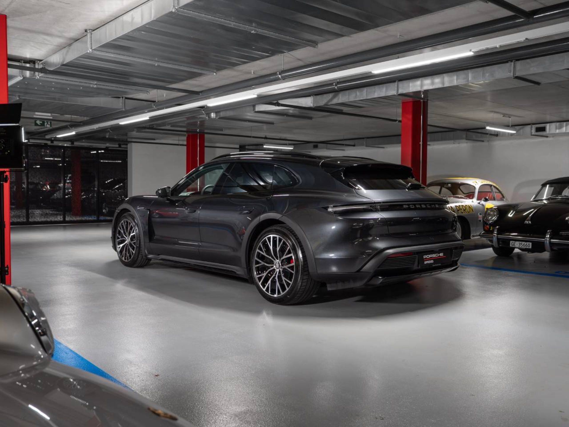 PORSCHE Taycan 4S Cross Turismo (MY22)-image-2