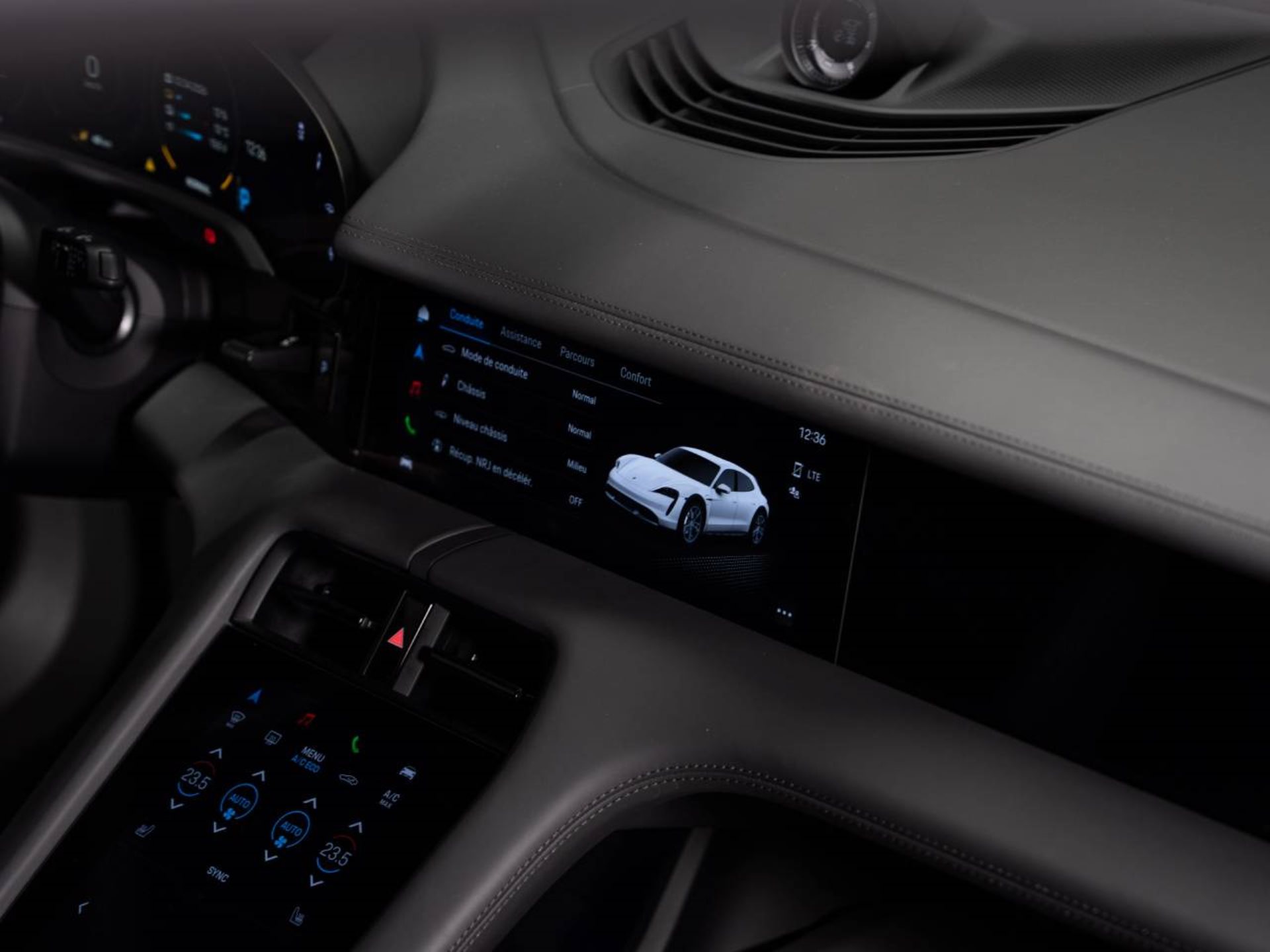 PORSCHE Taycan 4S Cross Turismo (MY22)-image-9
