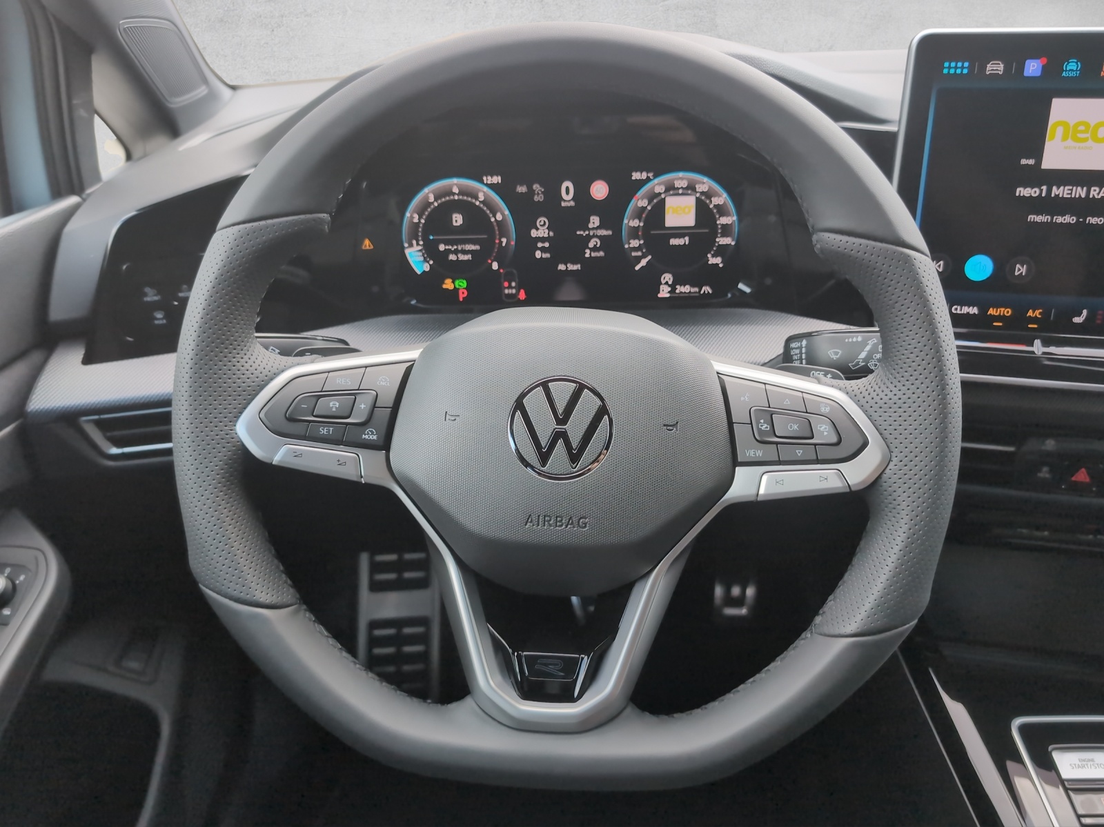 VW Golf Variant 2.0 TSI R-Line DSG 4 Motion-image-7