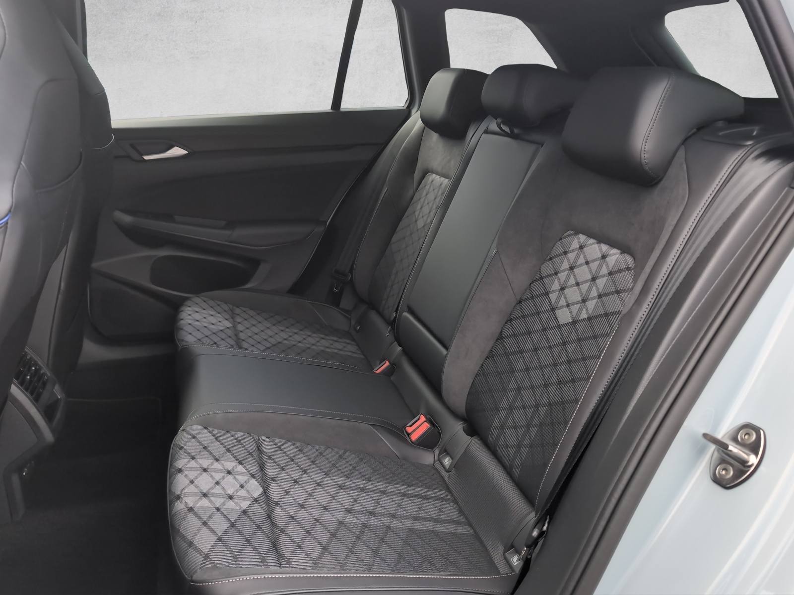 VW Golf Variant 2.0 TSI R-Line DSG 4 Motion-image-6