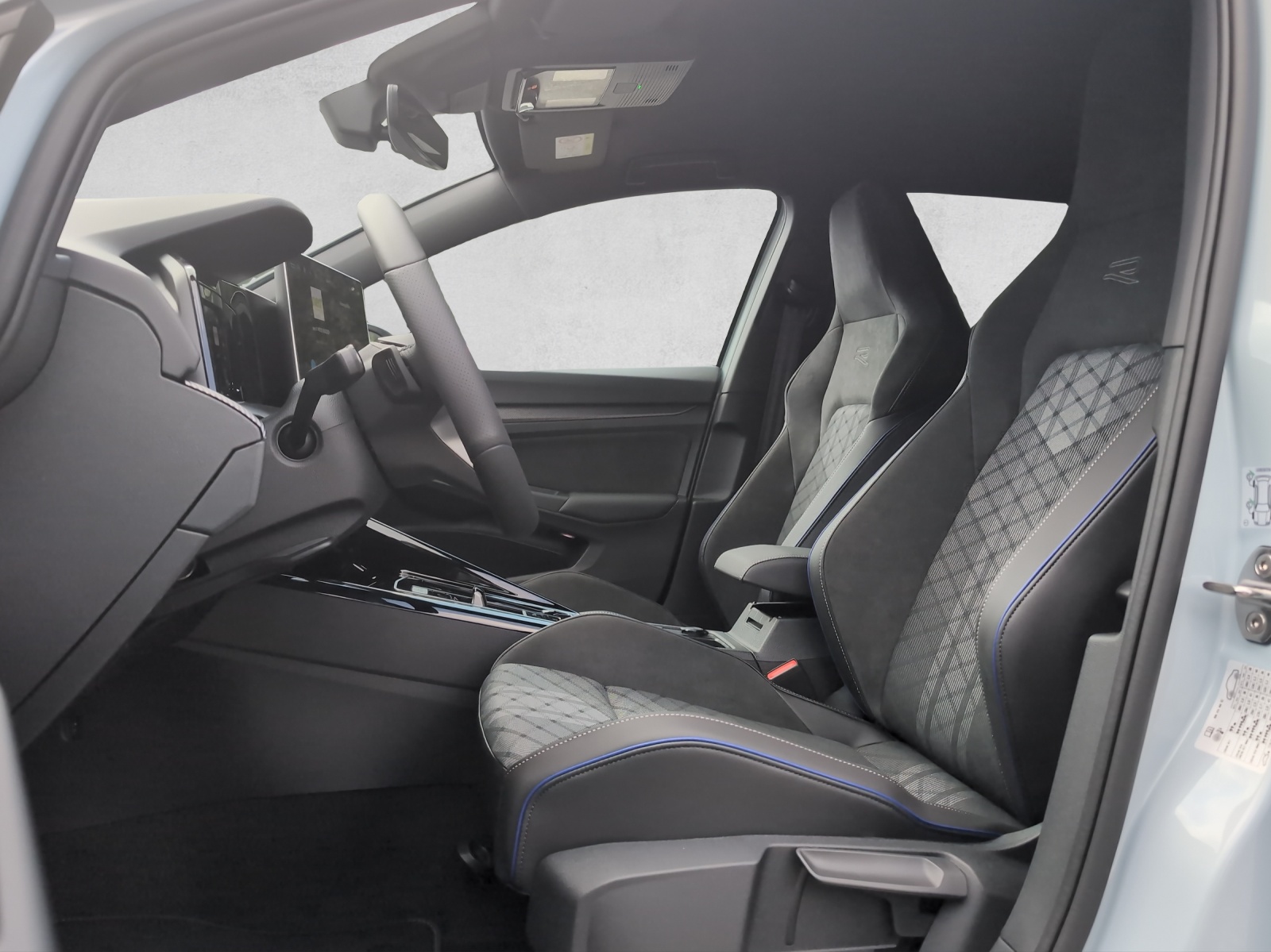 VW Golf Variant 2.0 TSI R-Line DSG 4 Motion-image-5